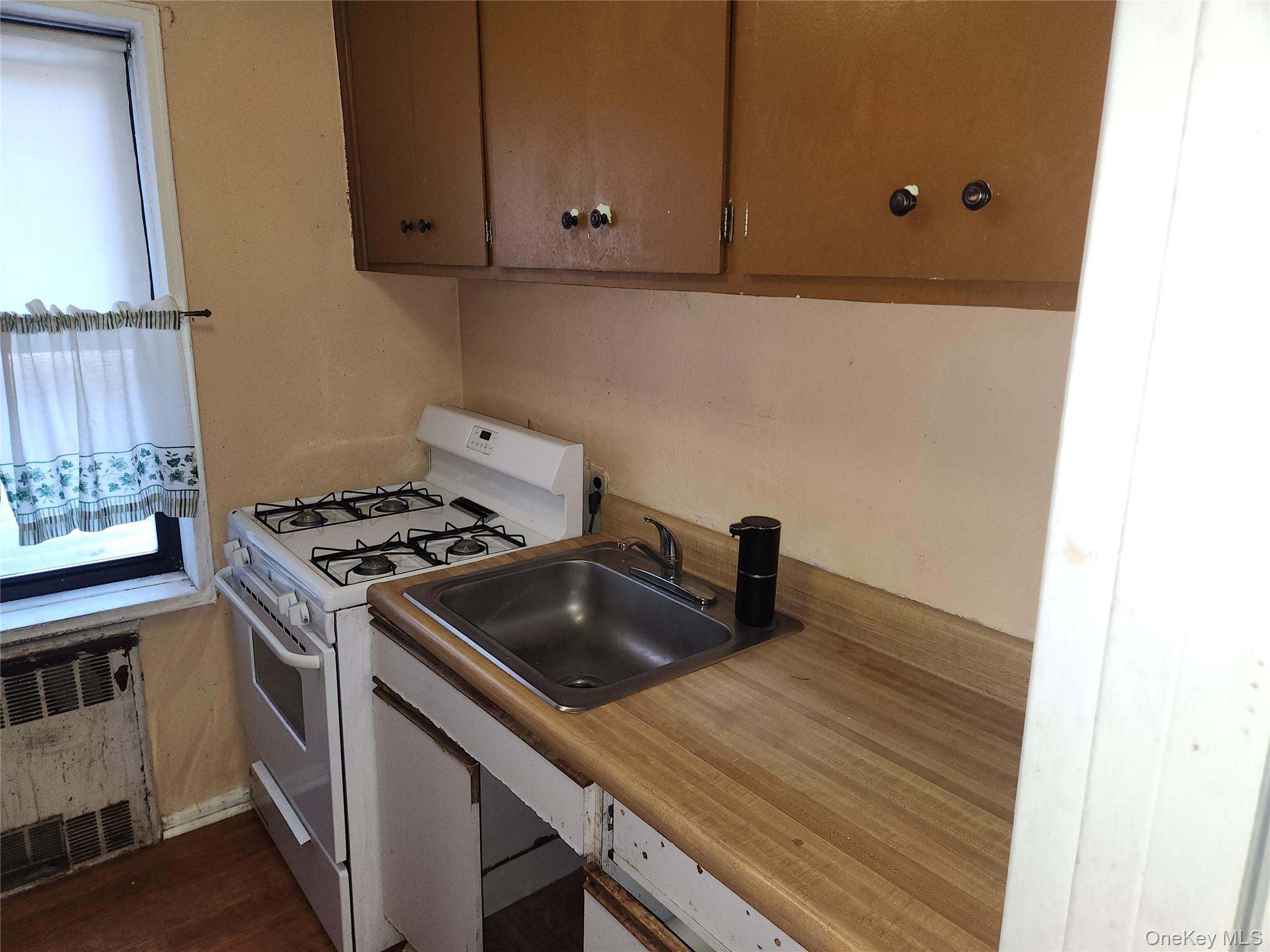 #12 photo, 2 Fisher Drive, Mount Vernon , NY 10552