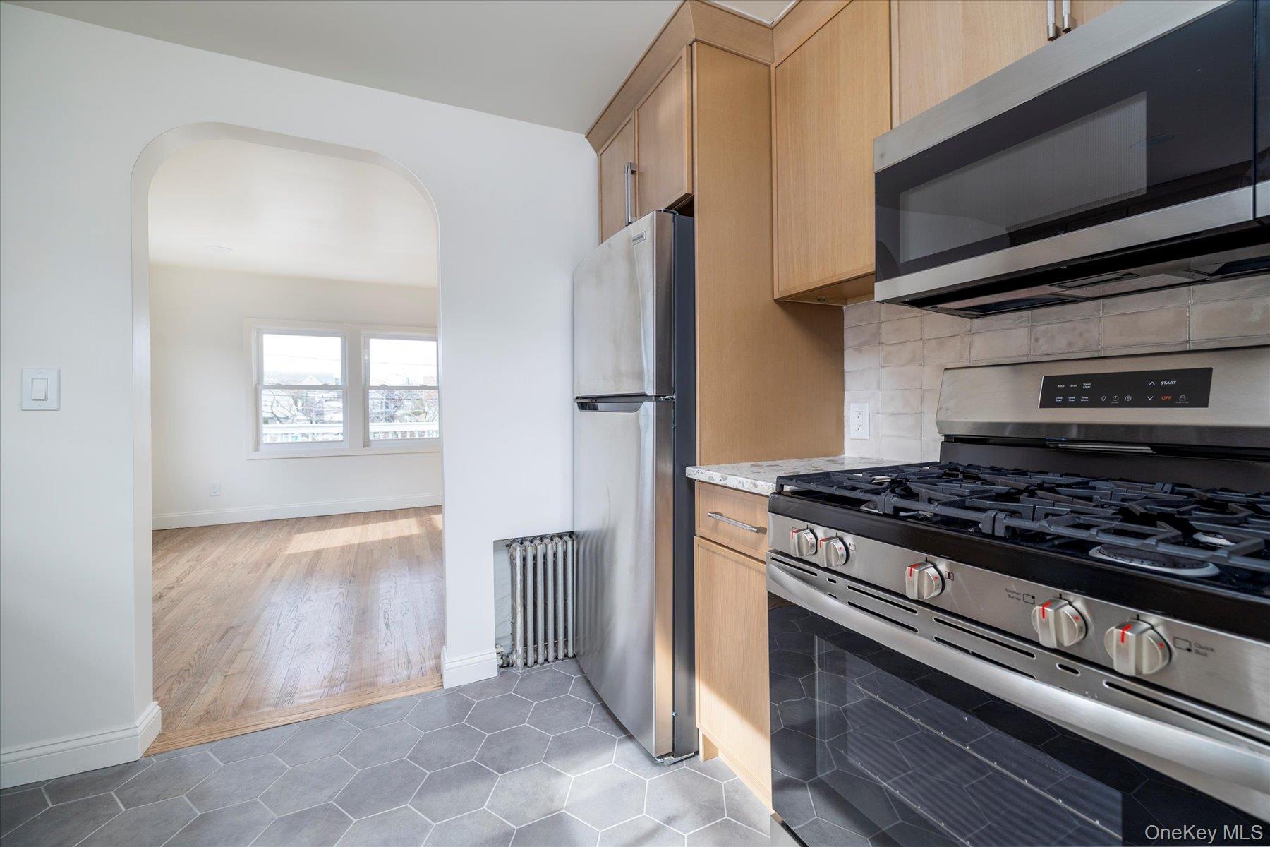 #13 photo, 9 Hanover Place, 롱 아일랜드 Rockville Centre , NY 11570