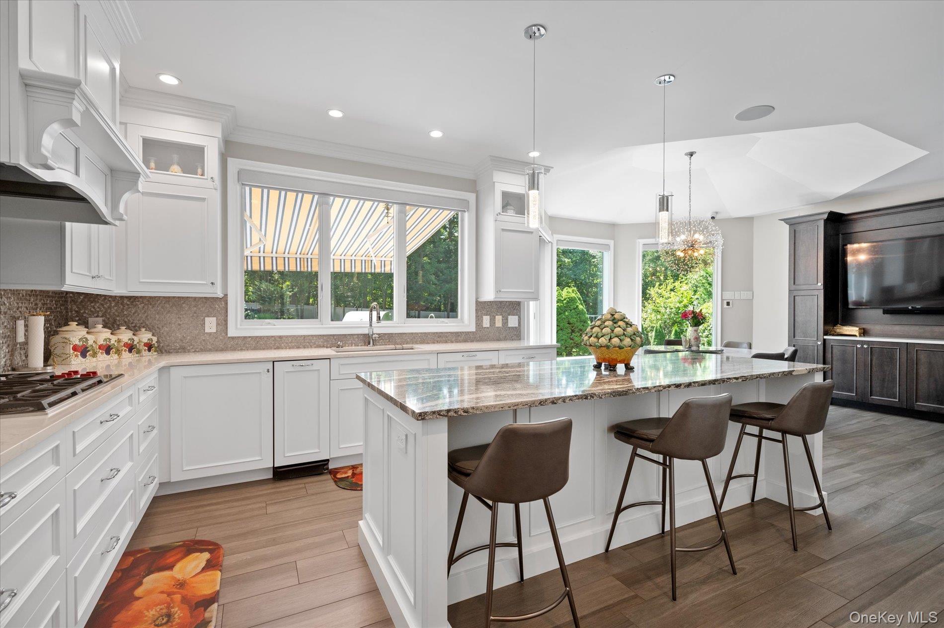 #20 photo, 9 Scenic View Court, Dix Hills , NY 11746