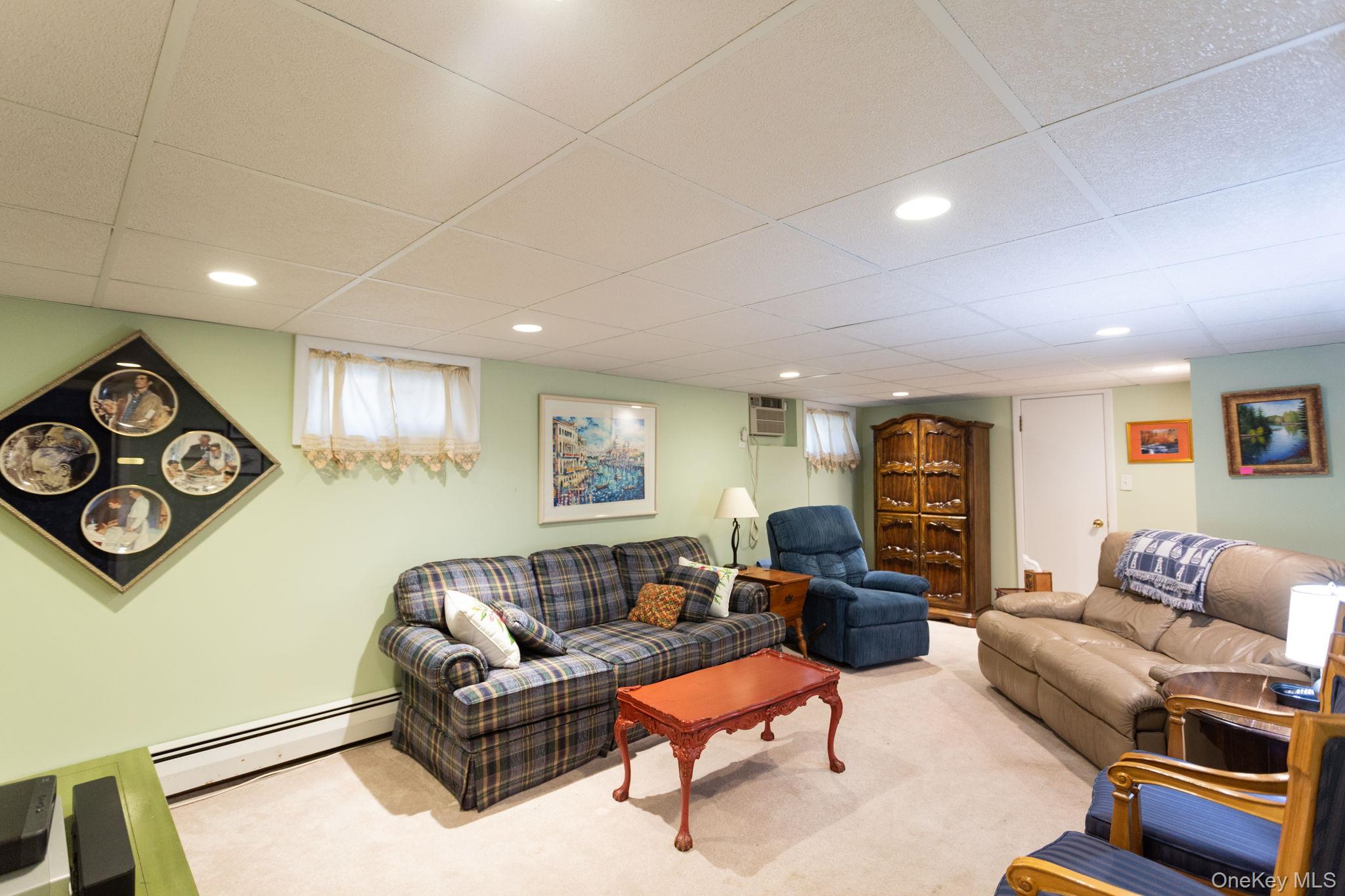 #12 photo, 73-10 169th Street, Fresh Meadows , NY 11366