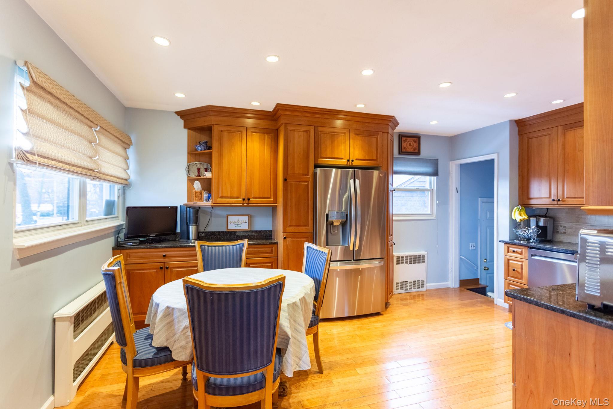 #4 photo, 73-10 169th Street, Fresh Meadows , NY 11366