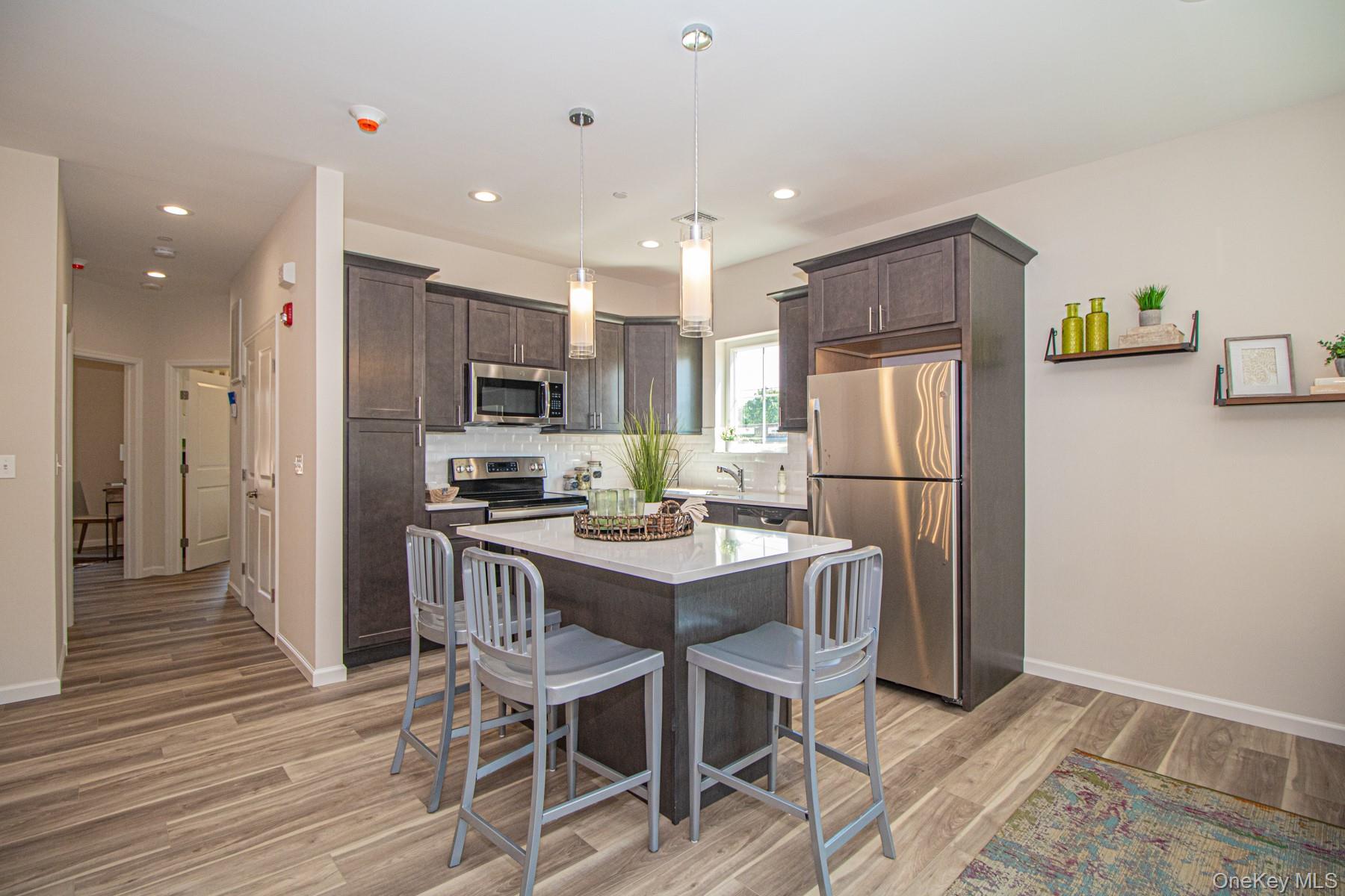 #15 photo, 201 Ashley Court, सफ़ोक काउंटी North Babylon , NY 11703