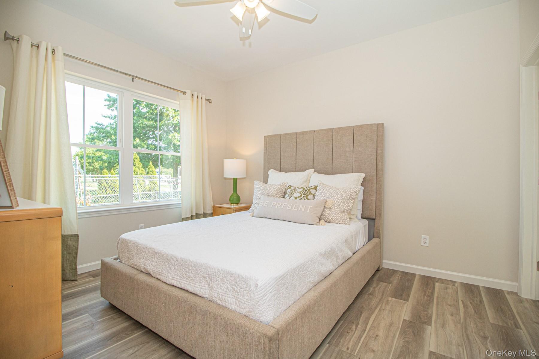 #5 photo, 201 Ashley Court, सफ़ोक काउंटी North Babylon , NY 11703