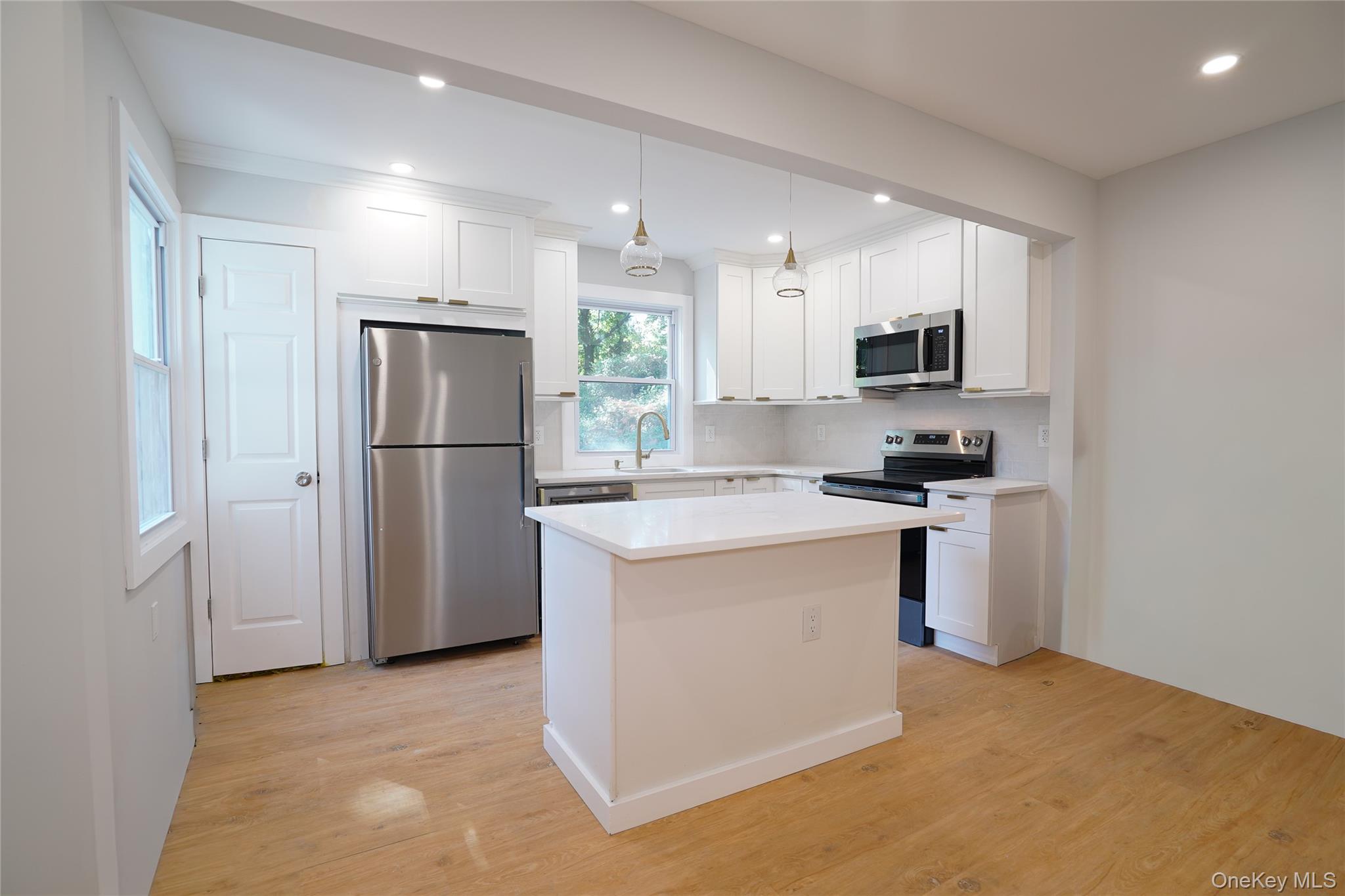 #15 photo, 333 Spring Road, Huntington , NY 11743