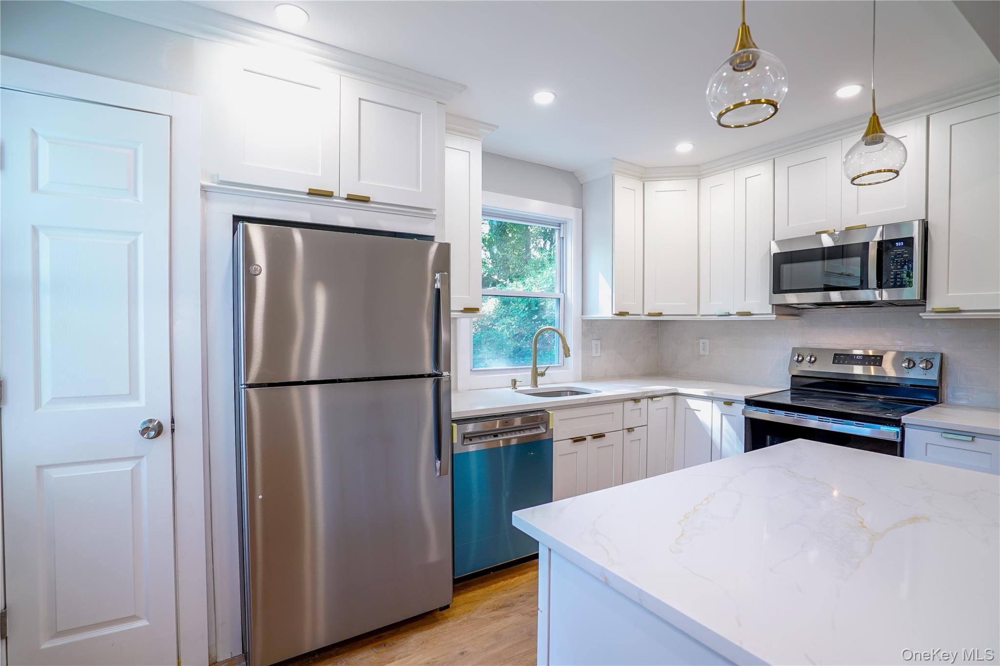 #18 photo, 333 Spring Road, Huntington , NY 11743