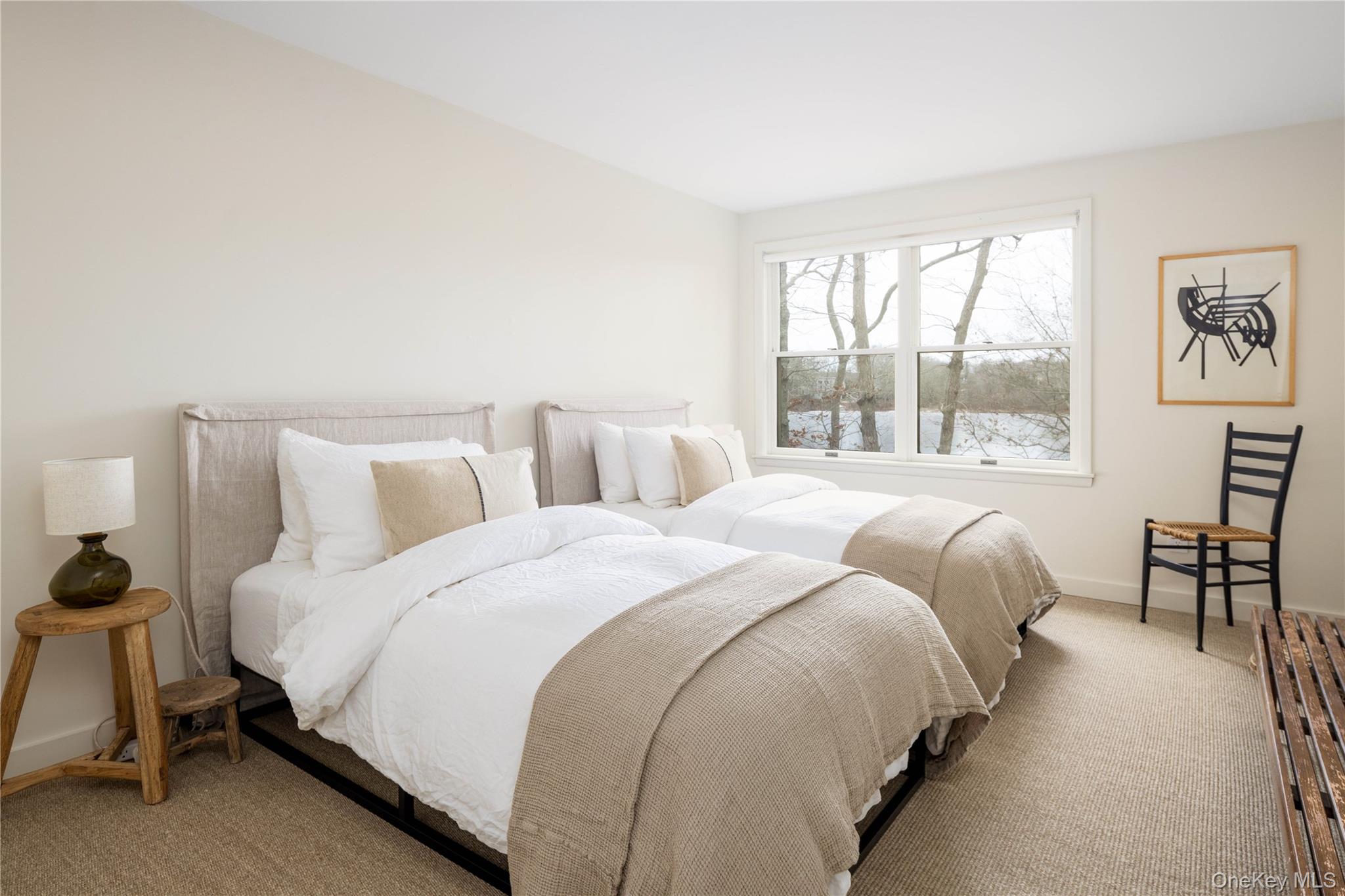 #11 photo, 15 Lake View Court, سوفولك Southampton , NY 11968