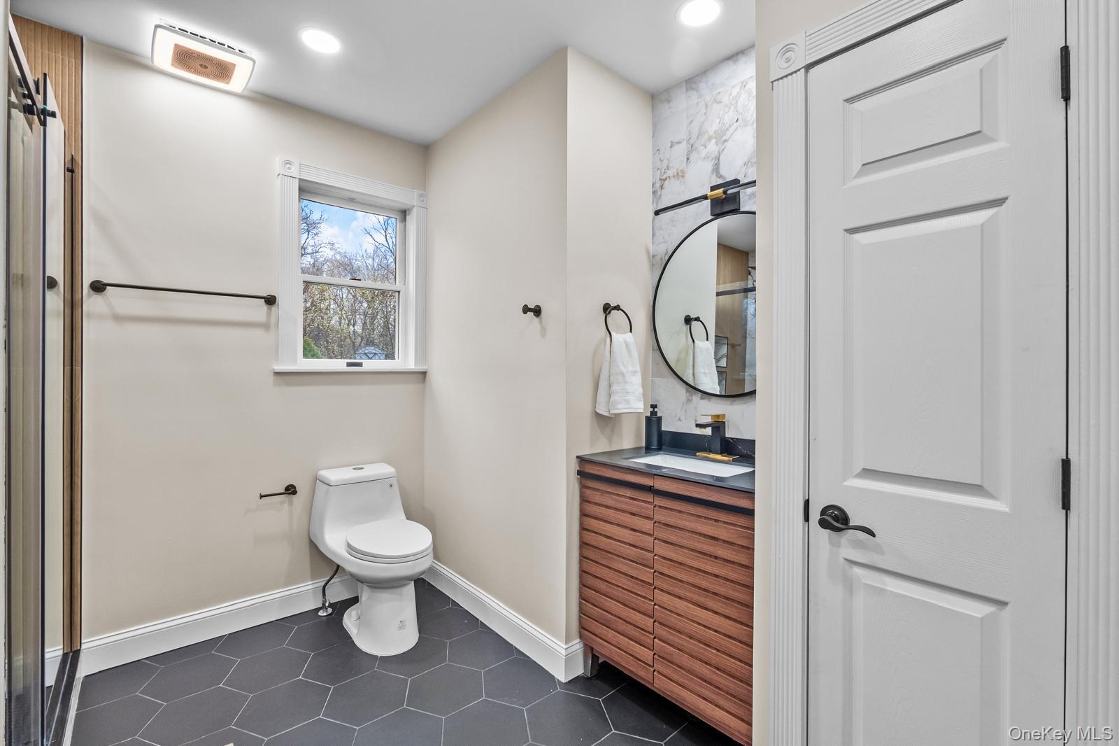 #19 photo, 78 E Maltbie Avenue, 뉴욕주 Suffern , NY 10901