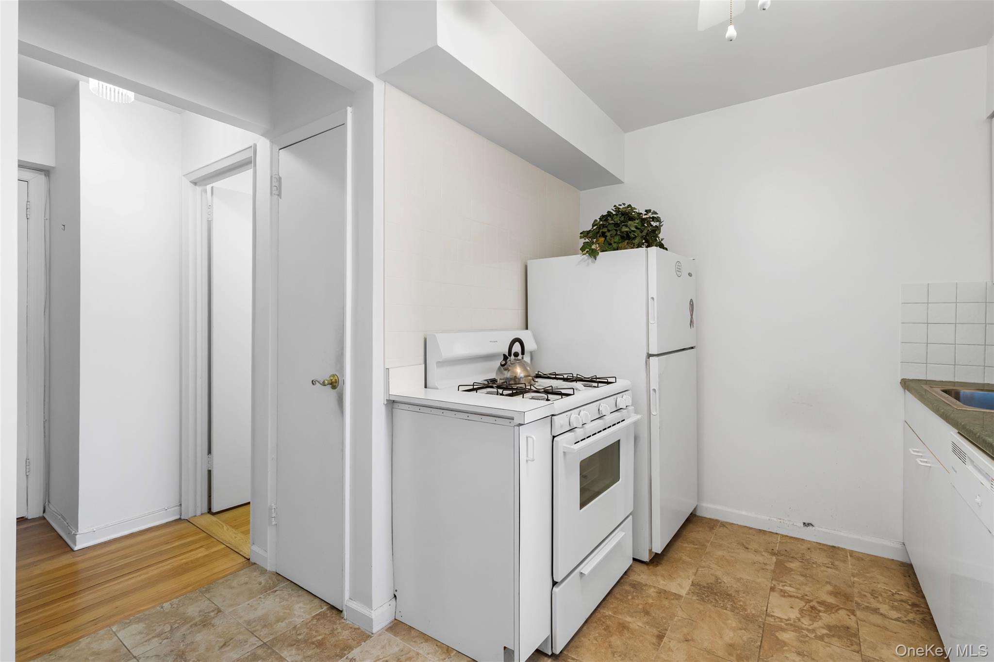 #16 photo, 120 East Hartsdale Avenue, Hartsdale , NY 10530