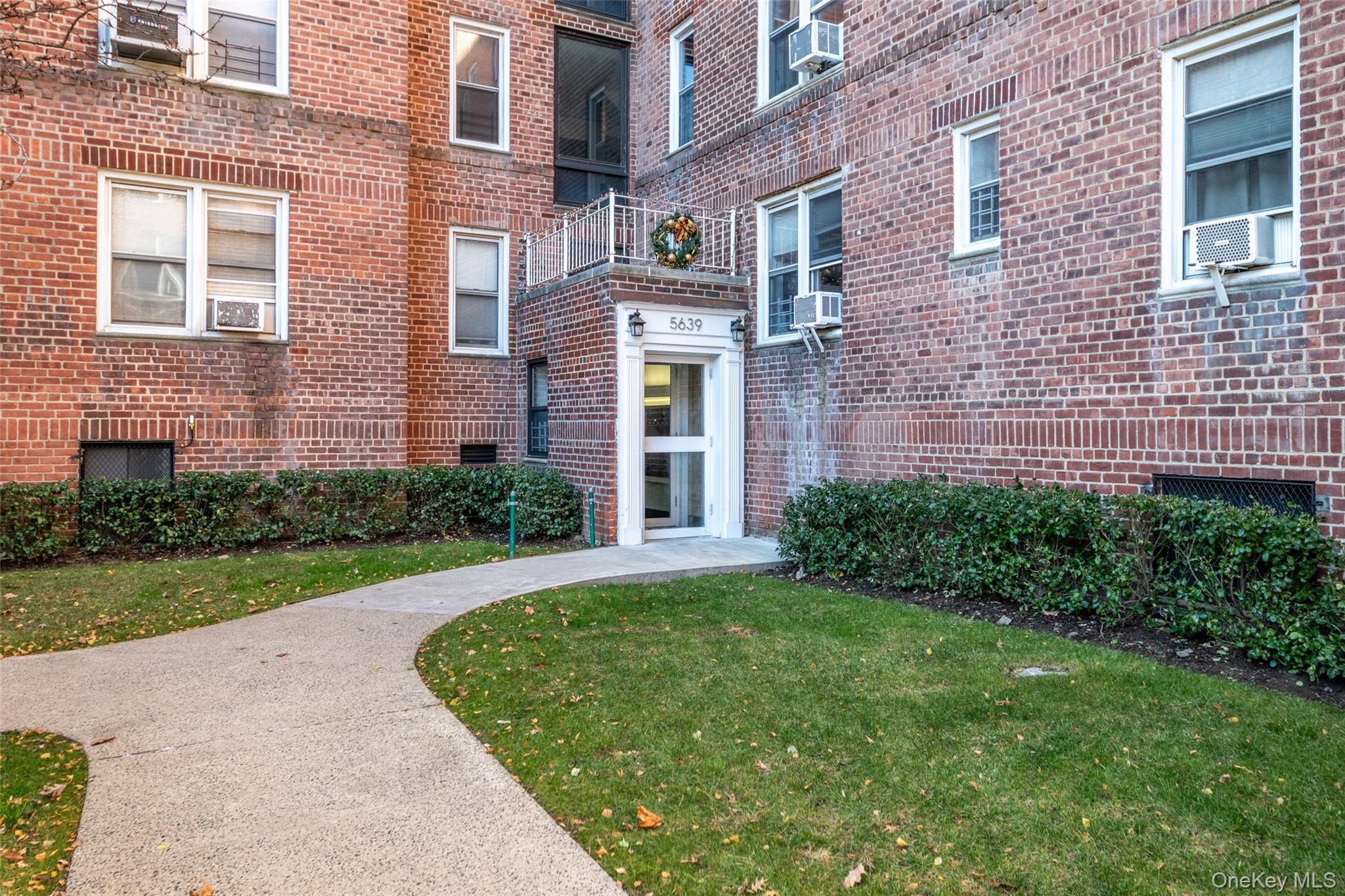 #16 photo, 5639 Netherland Avenue, Bronx , NY 10471