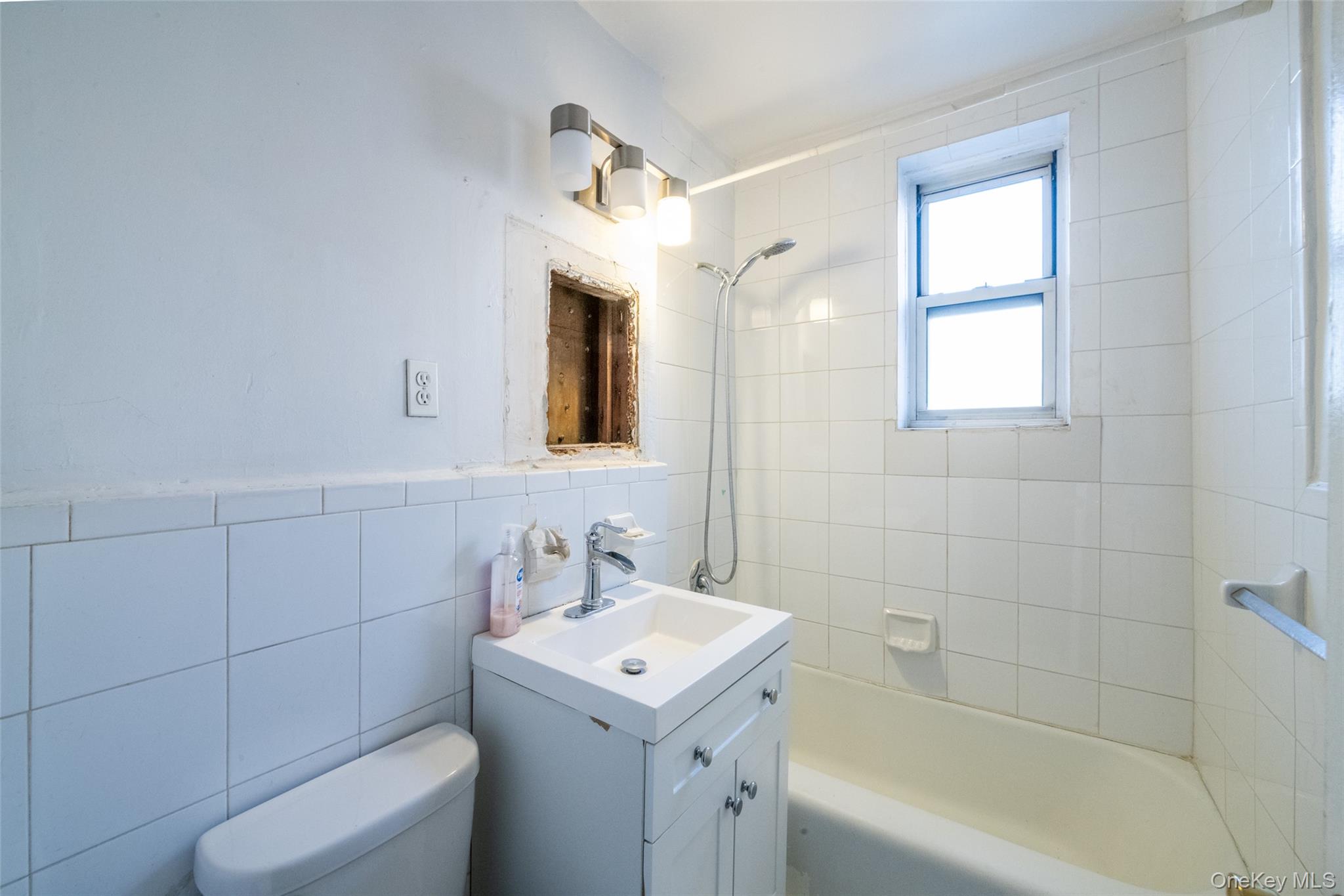 #8 photo, 5639 Netherland Avenue, Bronx , NY 10471