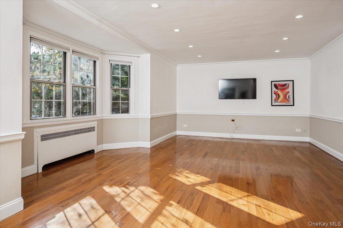 #4 photo, 3 Campus Pl, Scarsdale , NY 10583