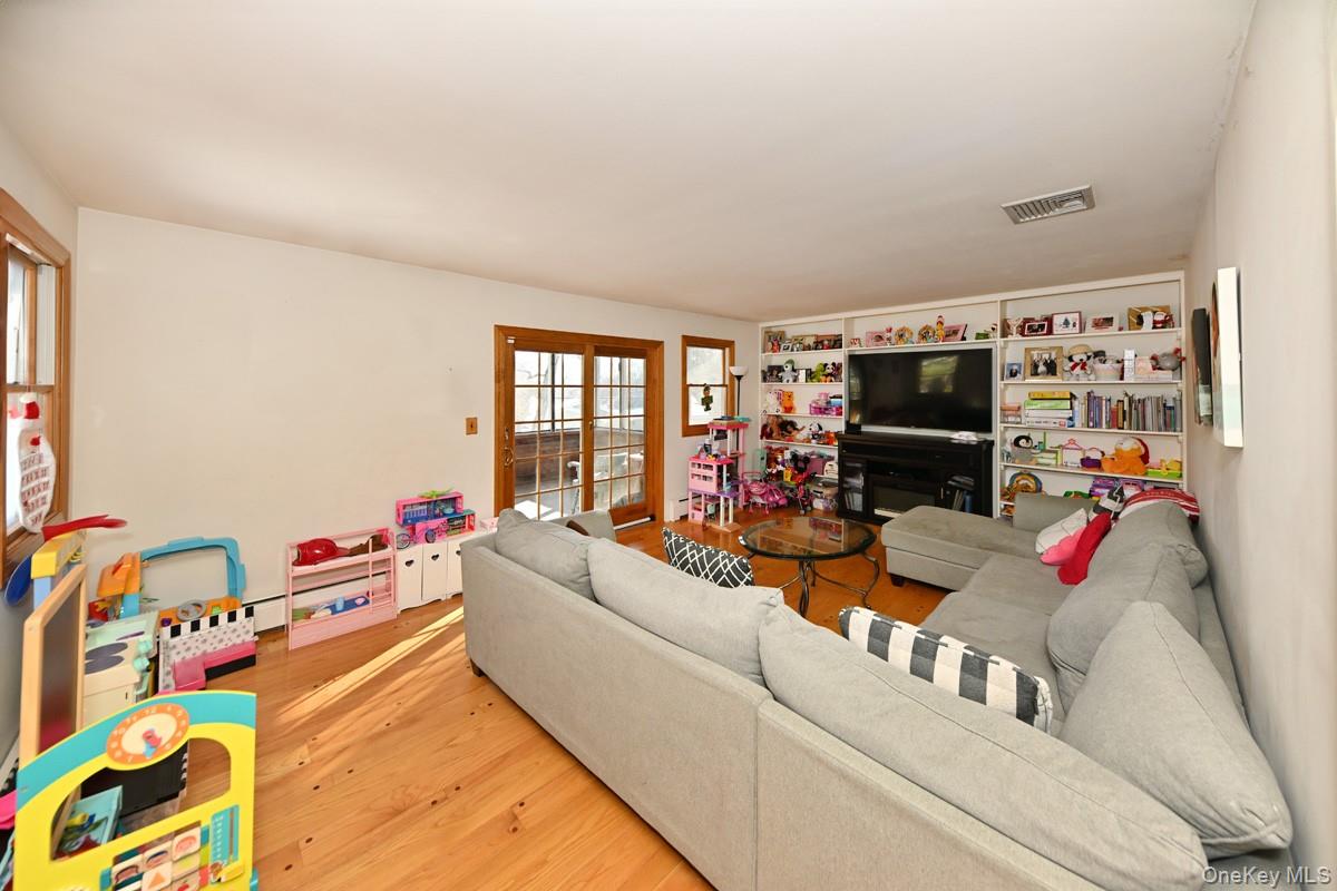 #19 photo, 7 Lexington Road, New City , NY 10956