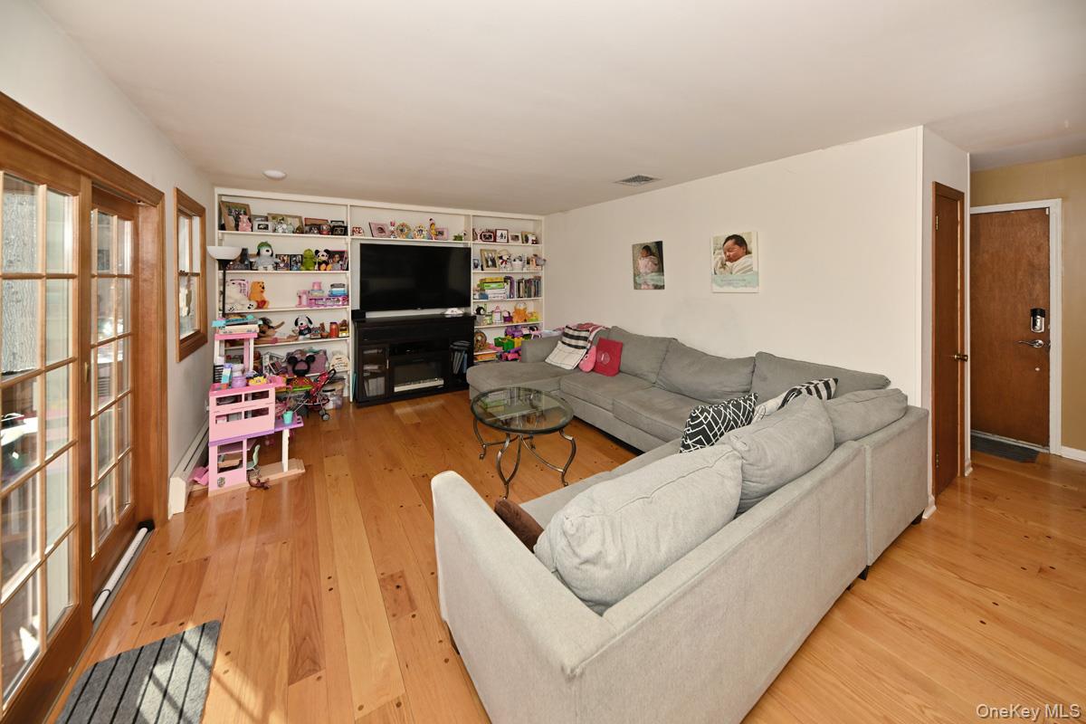 #20 photo, 7 Lexington Road, New City , NY 10956