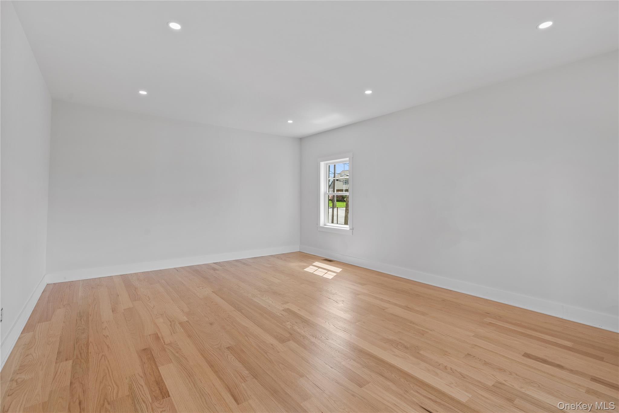 #10 photo, 561 King Street, Port Chester , NY 10573