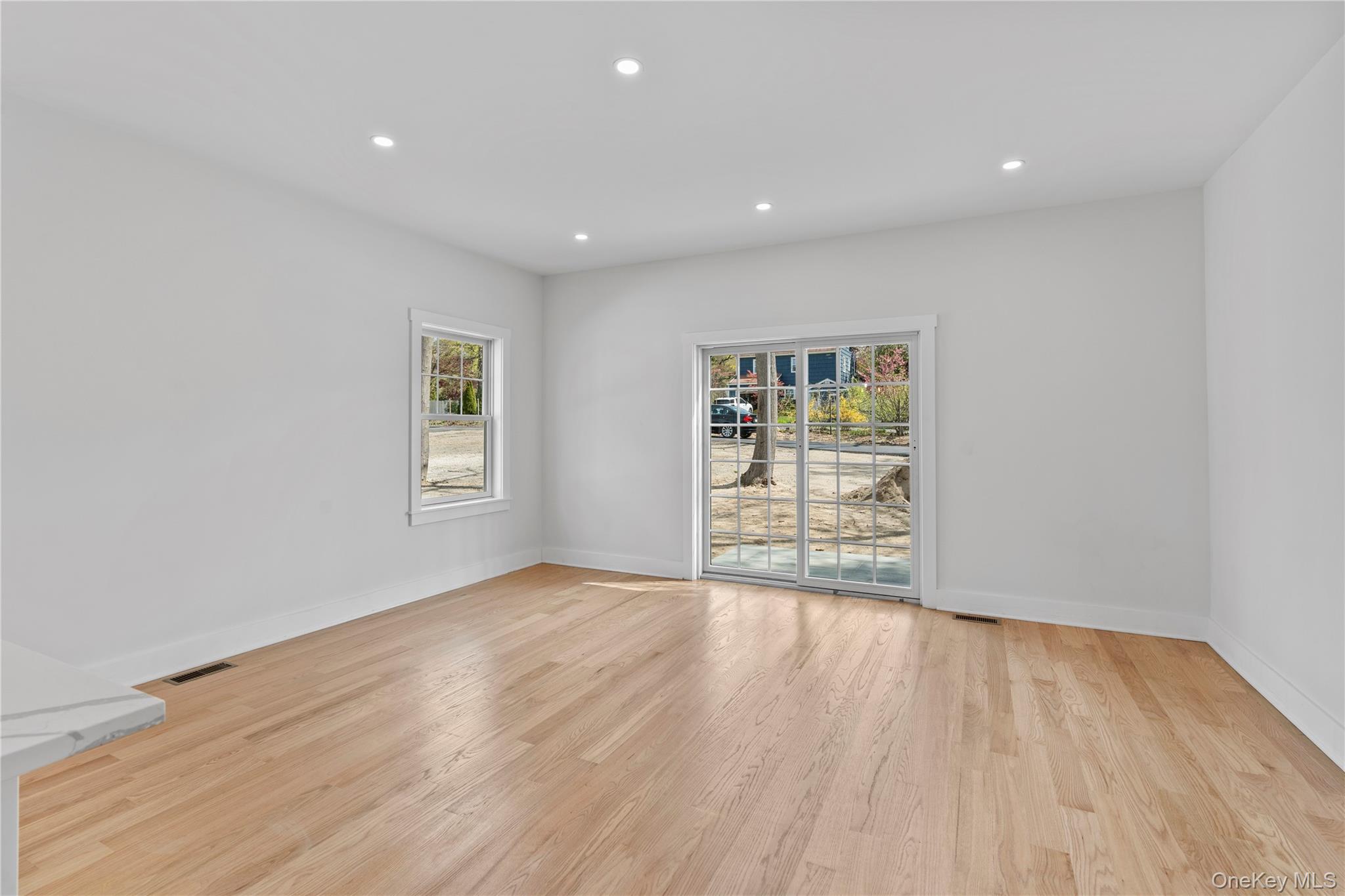 #4 photo, 561 King Street, Port Chester , NY 10573