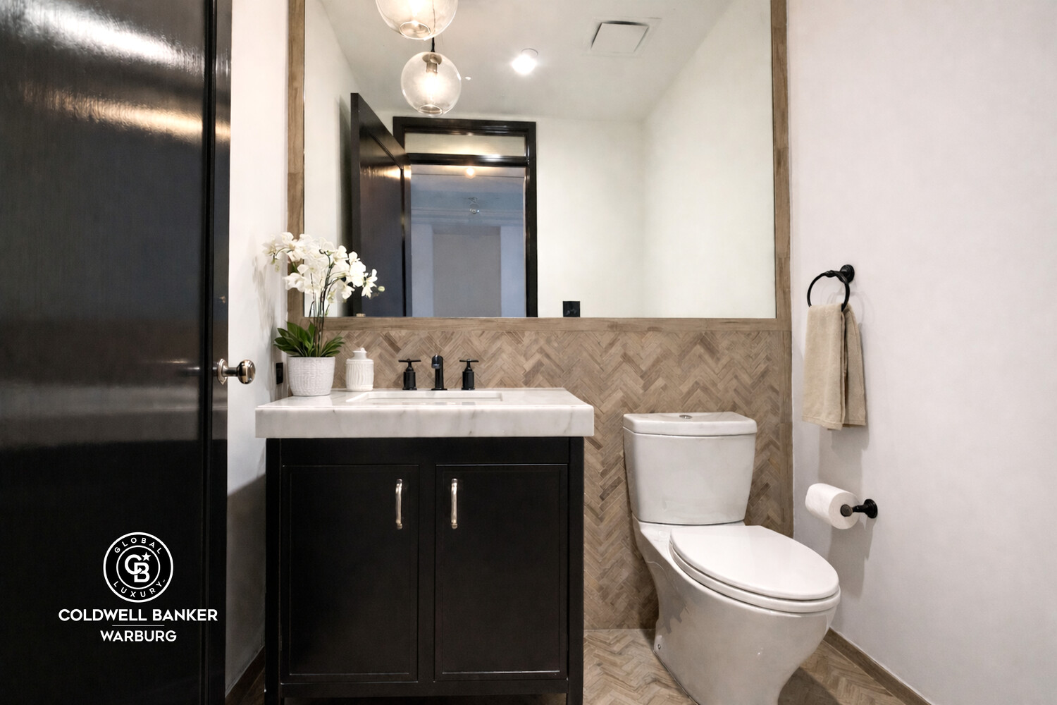 #7 photo, 425 W 50TH Street, Hell's Kitchen , NY 10019