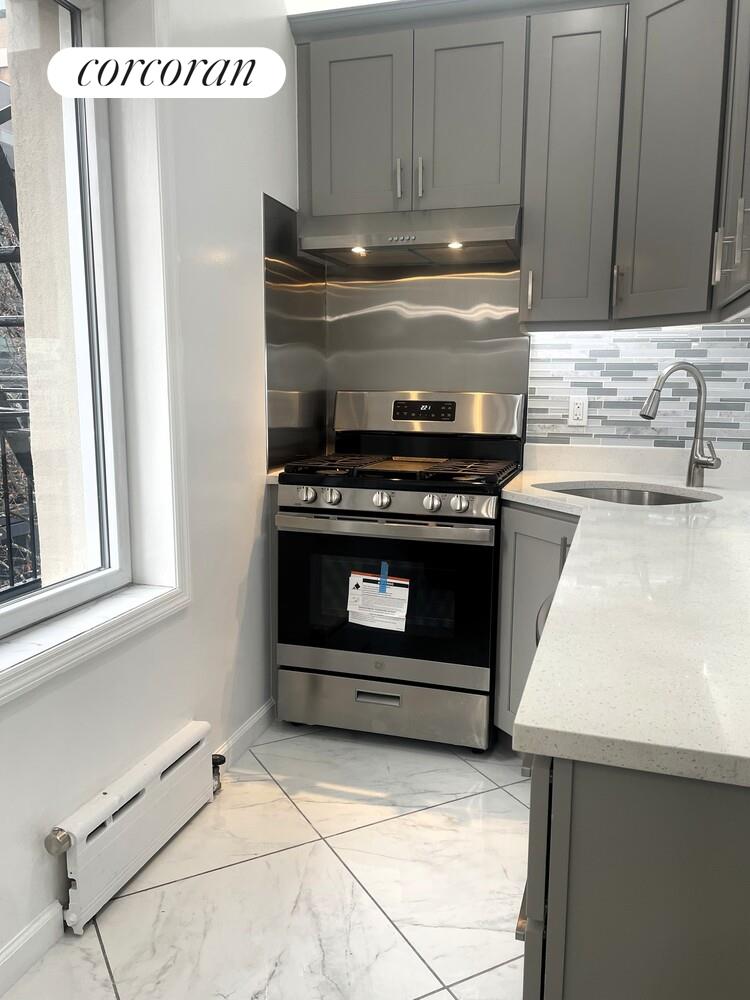 #2 photo, 318 E 62ND Street, מנהטן Lenox Hill , NY 10065