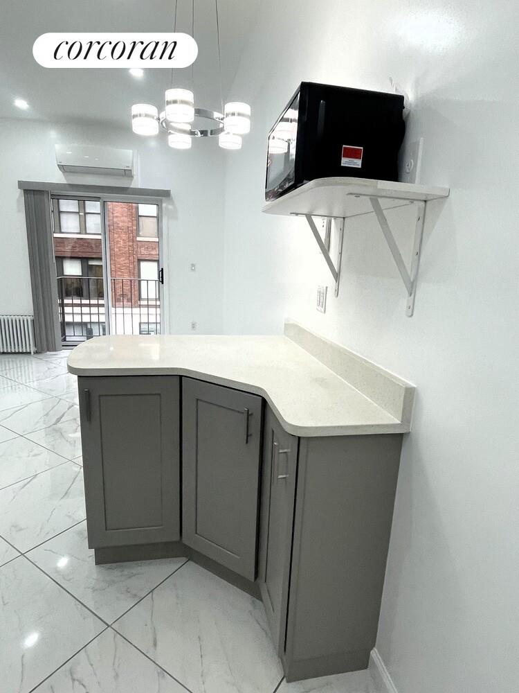 #4 photo, 318 E 62ND Street, מנהטן Lenox Hill , NY 10065