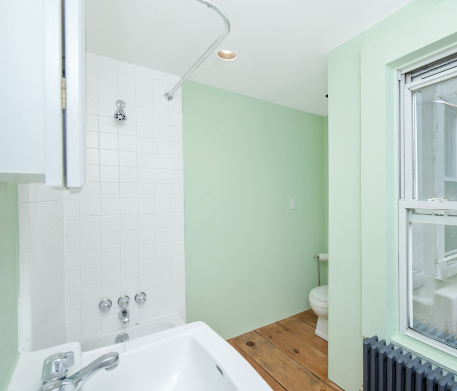 #5 photo, New York City, מנהטן East Village , NY 10009