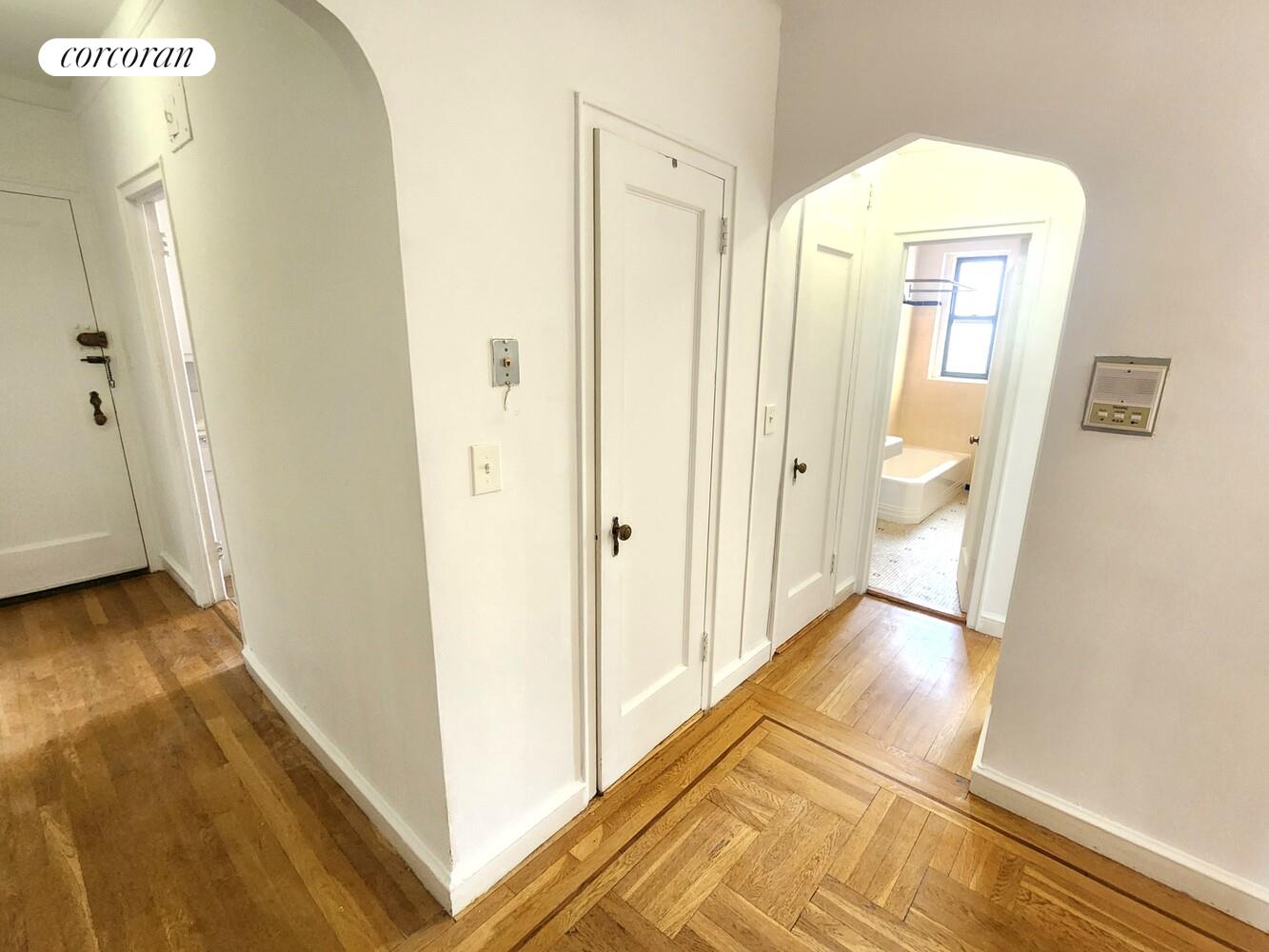 #6 photo, 5400 FIELDSTON Road, Бронкс ‖ North Riverdale , NY 10471