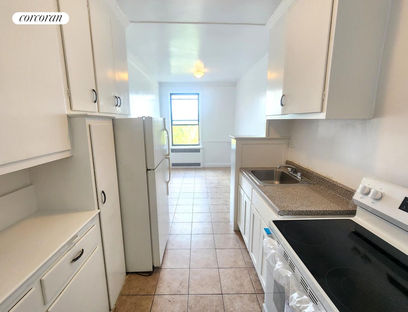 #7 photo, 5400 FIELDSTON Road, Бронкс ‖ North Riverdale , NY 10471