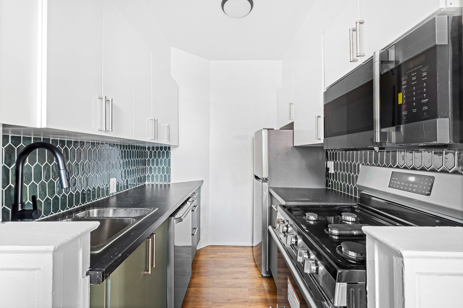 #4 photo, 30 BOGARDUS Place, מנהטן Fort George , NY 10040