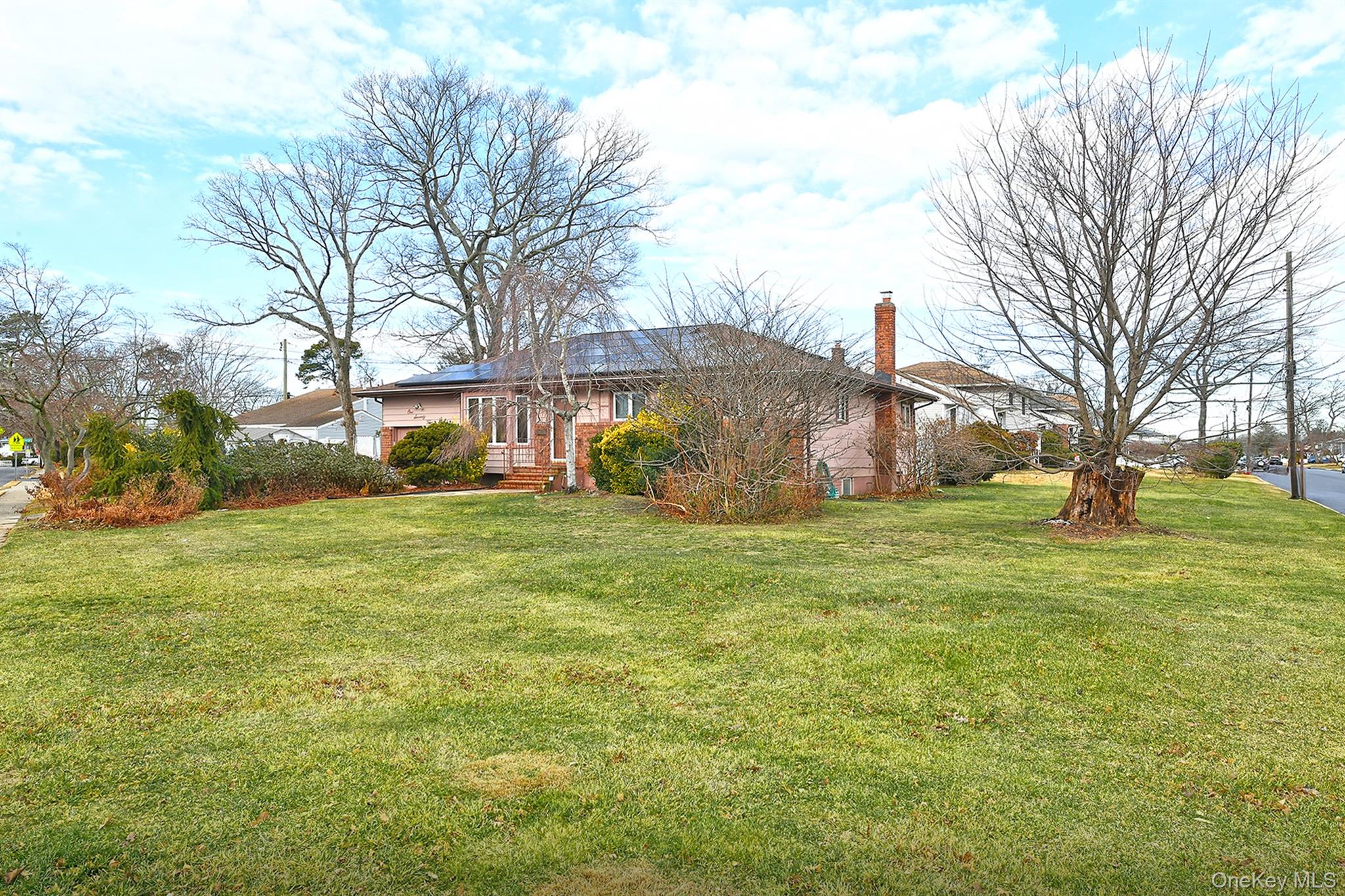 #11 photo, 175 Woods Road, North Babylon , NY 11703