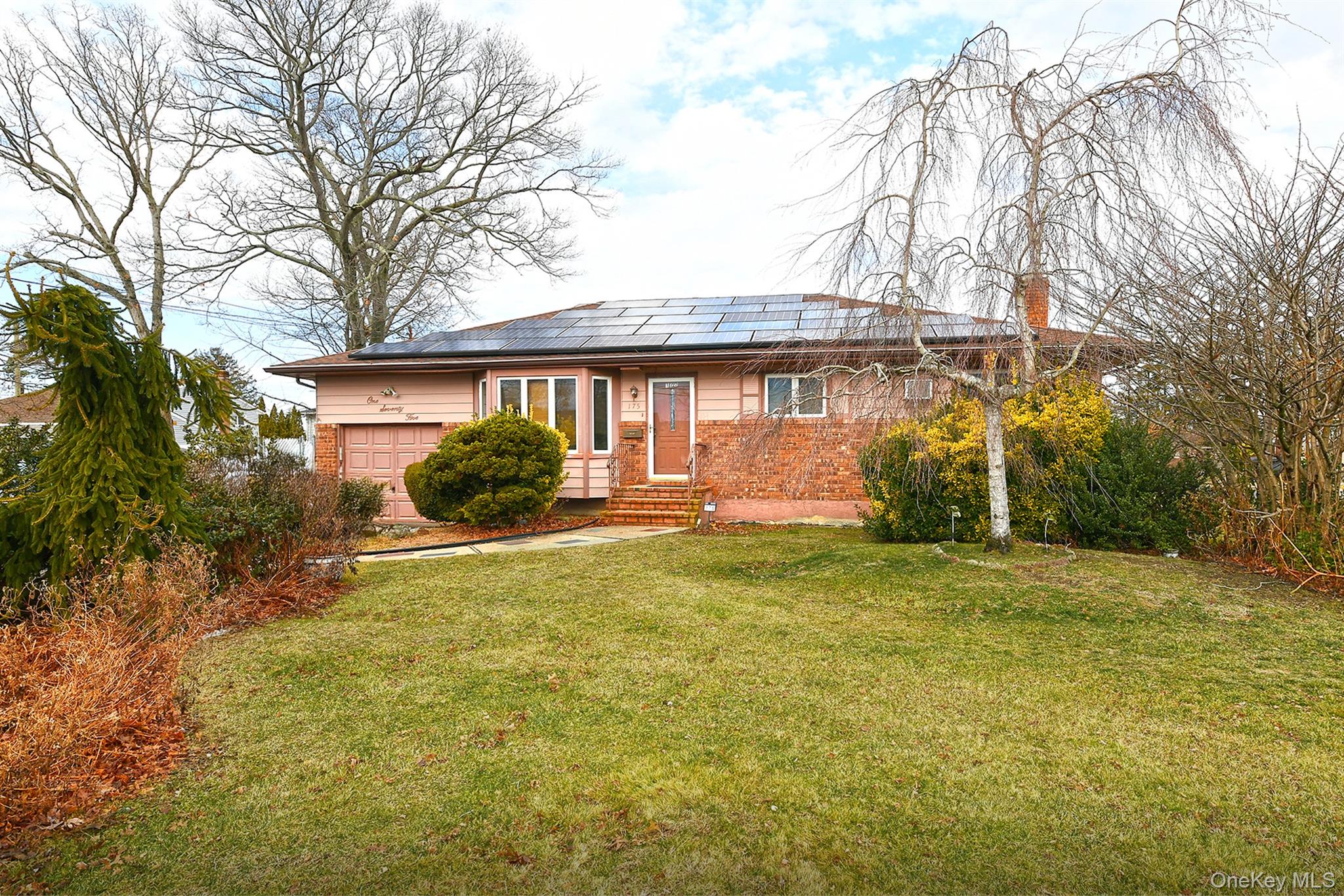 #12 photo, 175 Woods Road, North Babylon , NY 11703