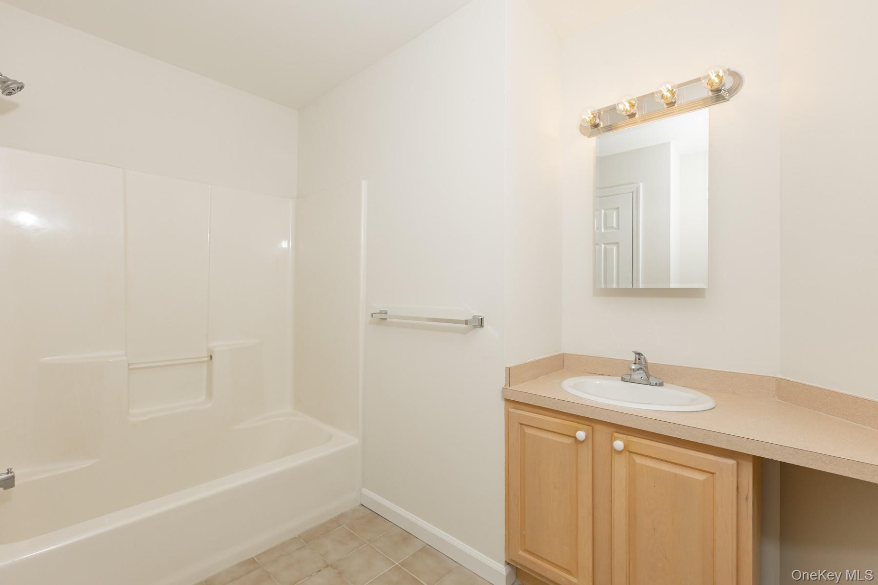 #12 photo, 316 Flurry Lane, מחוז סאפוק West Babylon , NY 11704