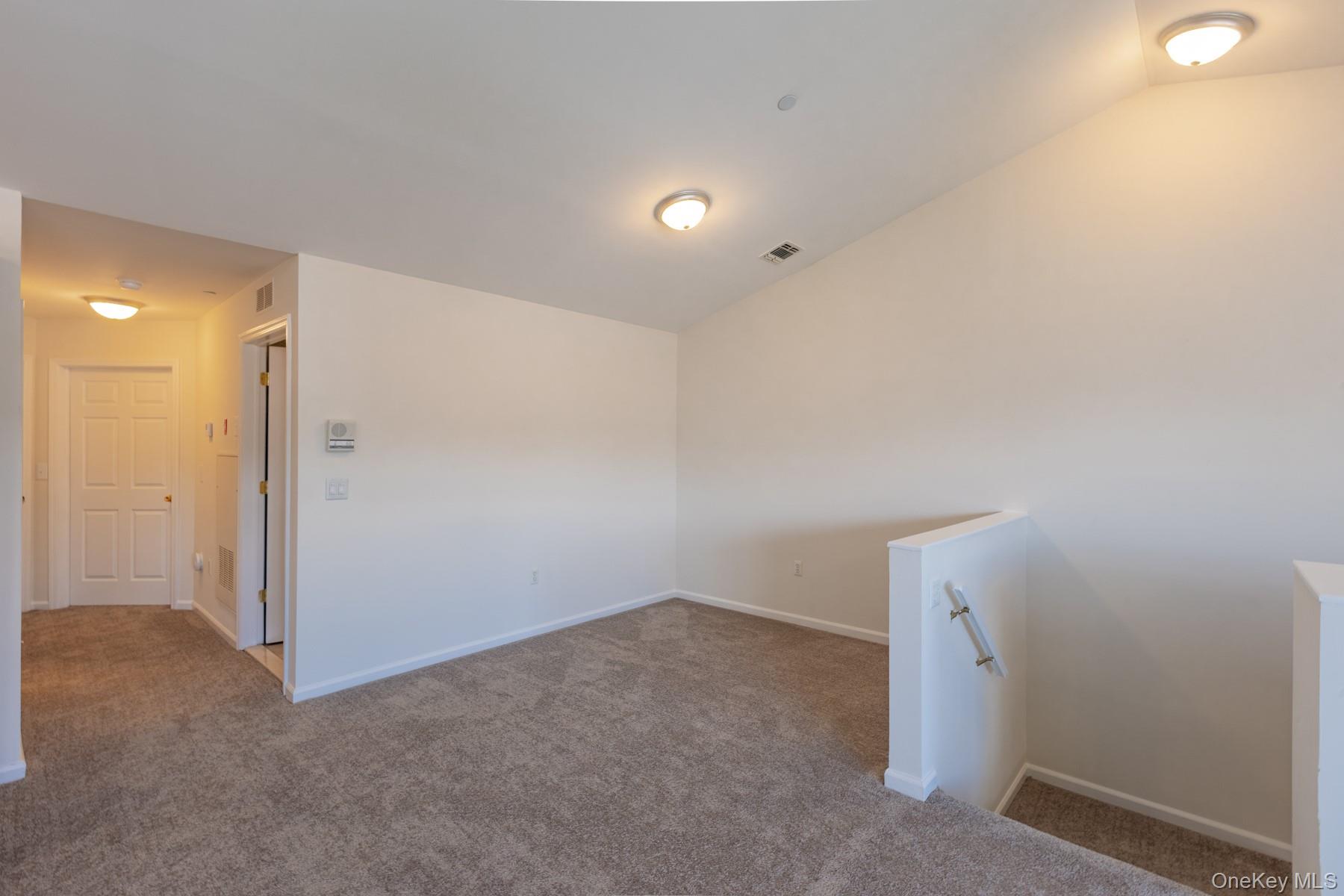 #7 photo, 316 Flurry Lane, מחוז סאפוק West Babylon , NY 11704