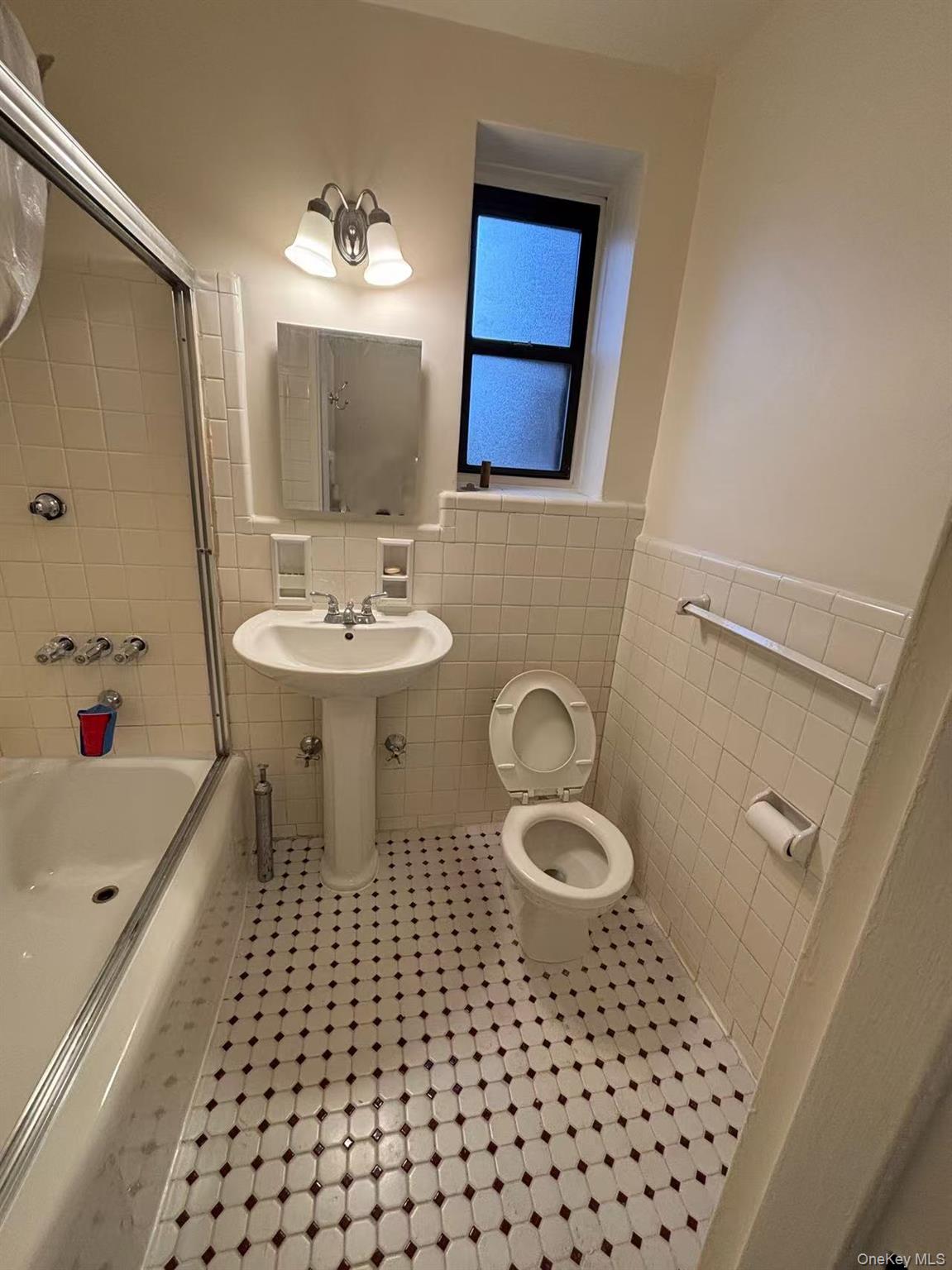 #13 photo, 224-24 Union Turnpike, कुईंस Oakland Gardens , NY 11364