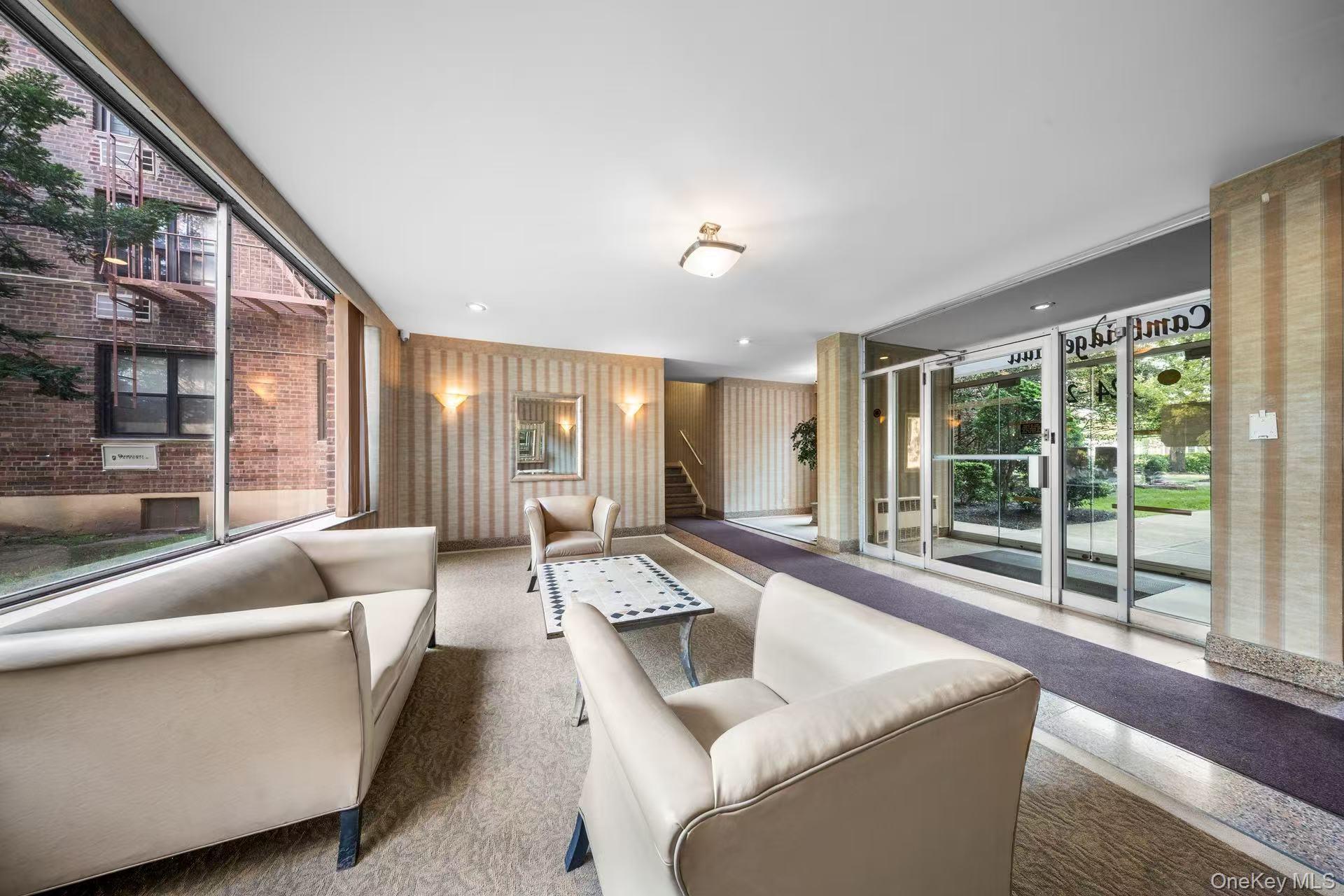 #3 photo, 224-24 Union Turnpike, कुईंस Oakland Gardens , NY 11364