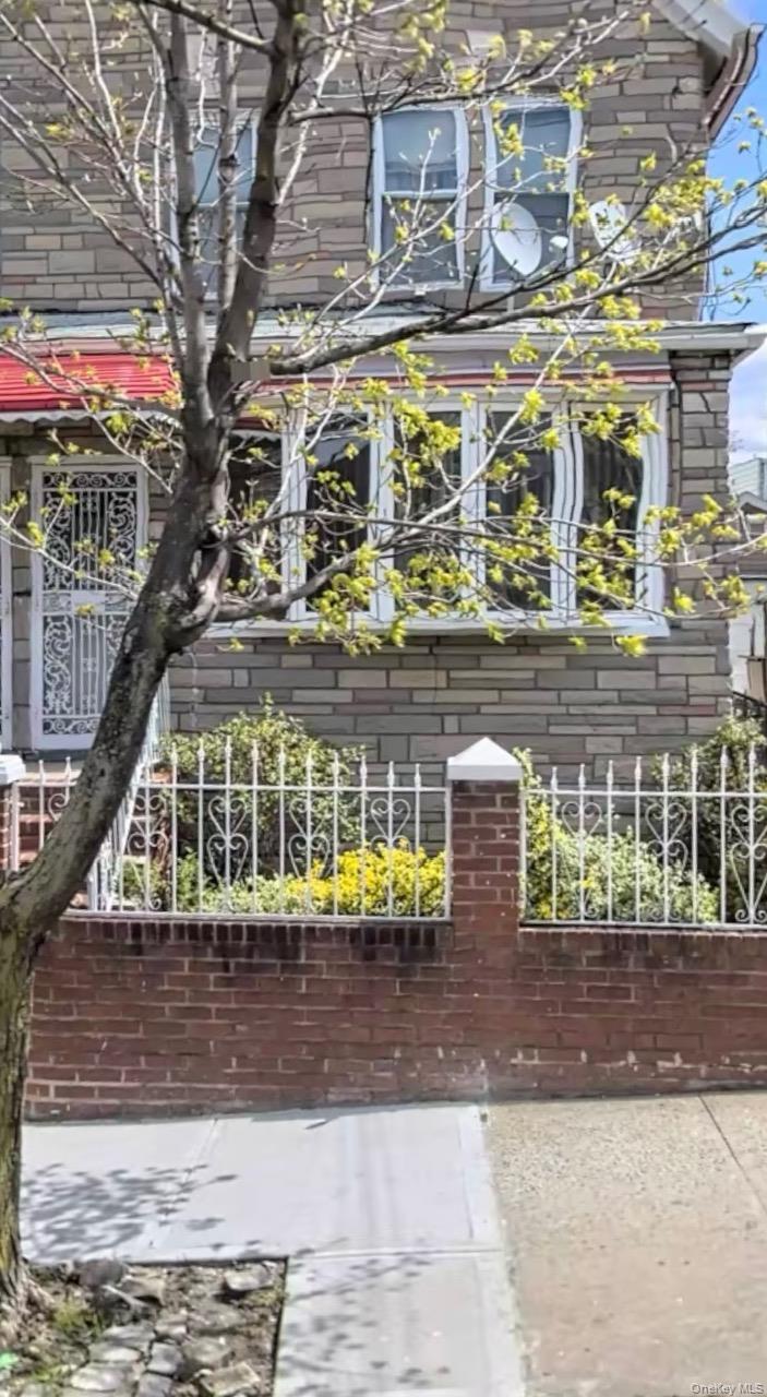 #1 photo, 3109 102nd Street, קווינס East Elmhurst , NY 11369