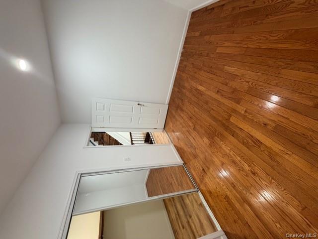 #3 photo, 3109 102nd Street, קווינס East Elmhurst , NY 11369