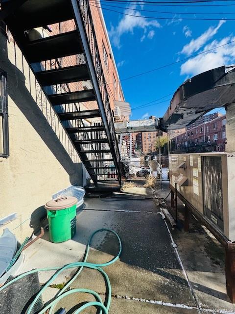 #18 photo, 94-02 57th Avenue, एल्महर्स्ट Elmhurst , NY 11373