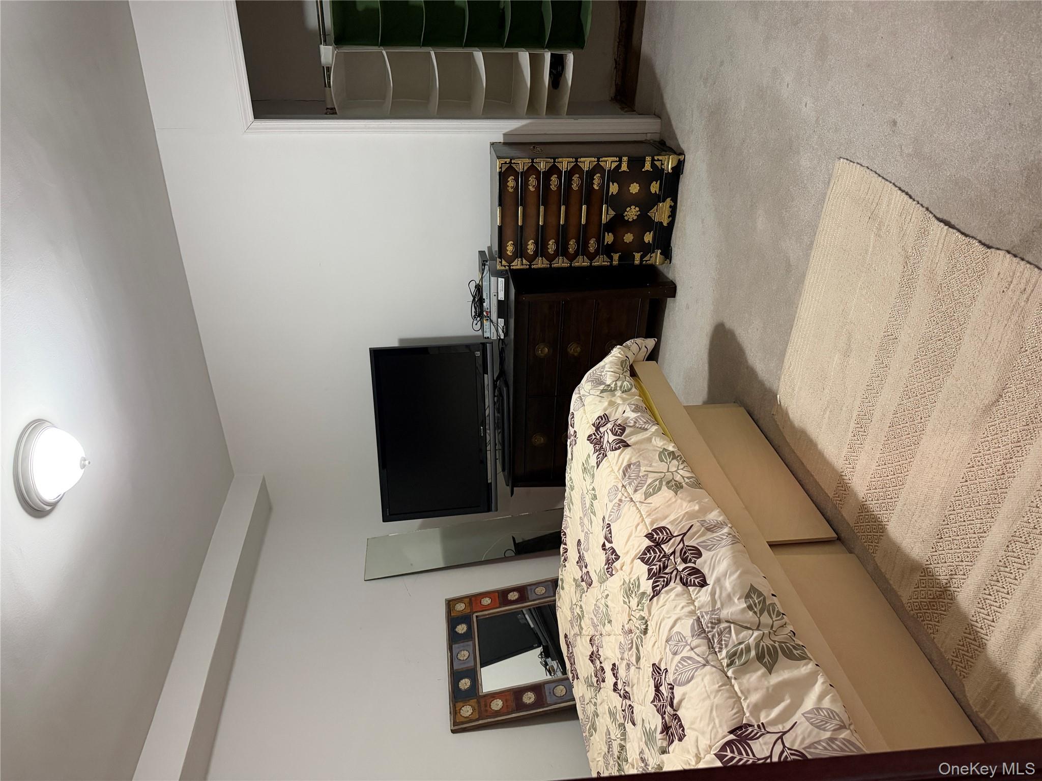 #5 photo, 142-05 Roosevelt Avenue, Flushing , NY 11354