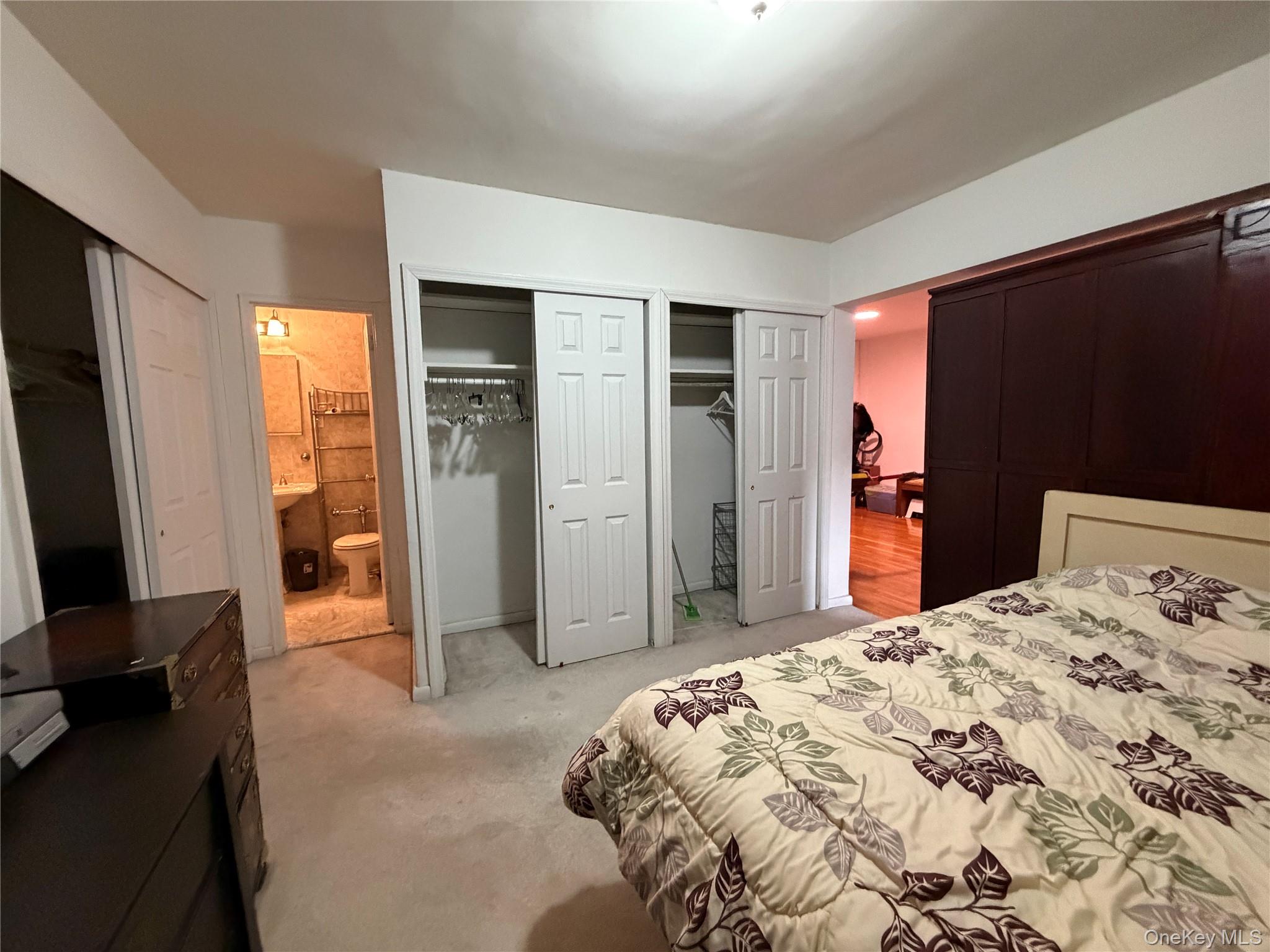 #7 photo, 142-05 Roosevelt Avenue, Flushing , NY 11354