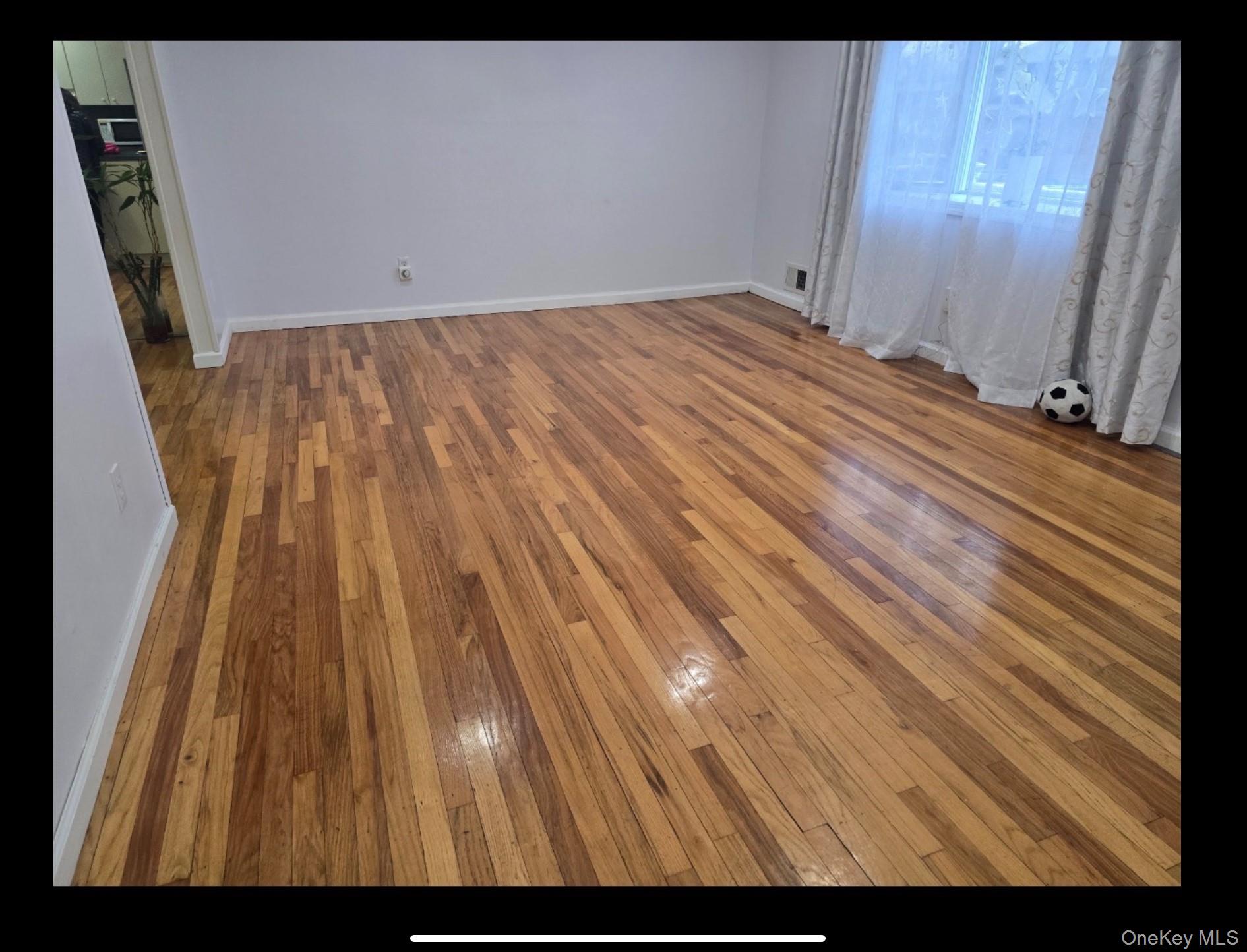 #12 photo, 76 Harrisburg Street, מחוז סאפוק Bay Shore , NY 11706