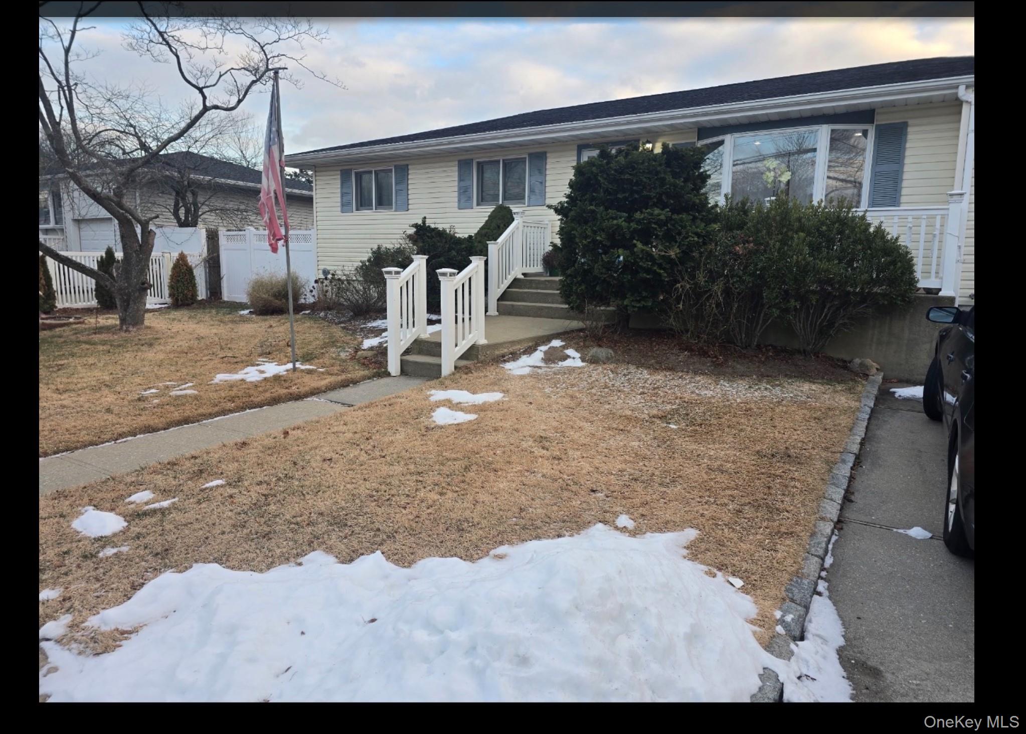 #16 photo, 76 Harrisburg Street, מחוז סאפוק Bay Shore , NY 11706