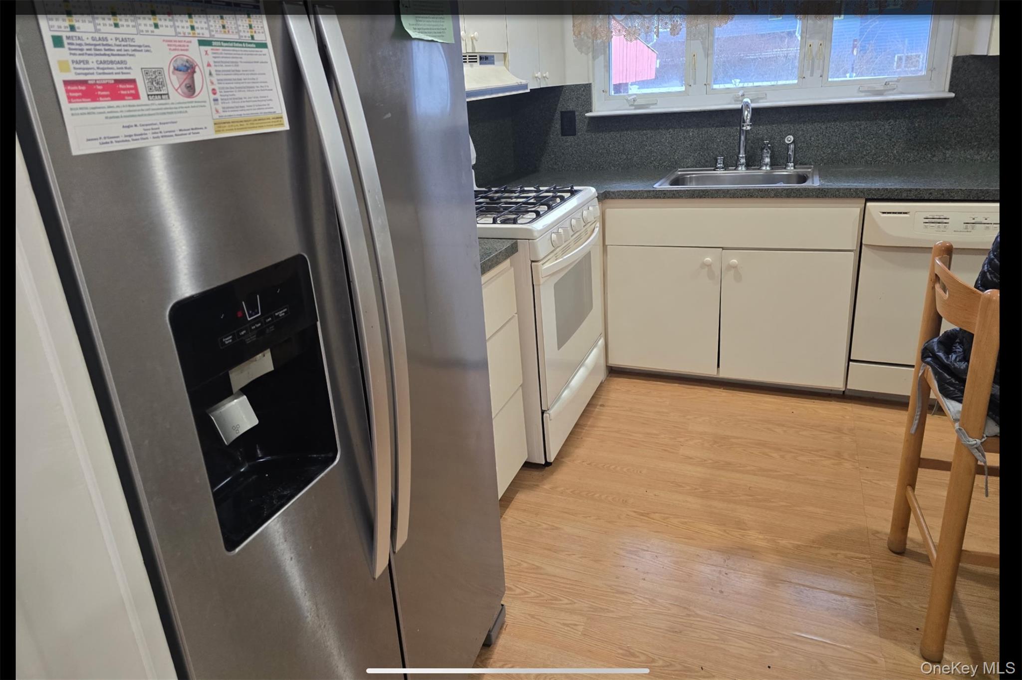 #5 photo, 76 Harrisburg Street, מחוז סאפוק Bay Shore , NY 11706