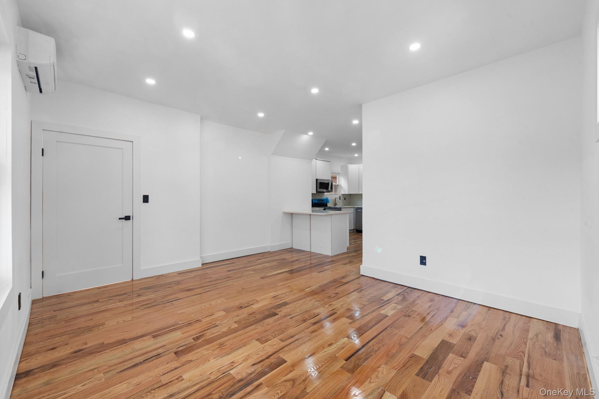 #3 photo, 179-11 120th Avenue, Saint Albans , NY 11434