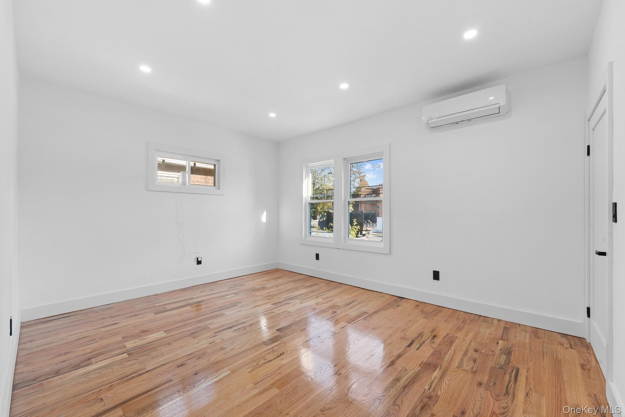 #4 photo, 179-11 120th Avenue, Saint Albans , NY 11434