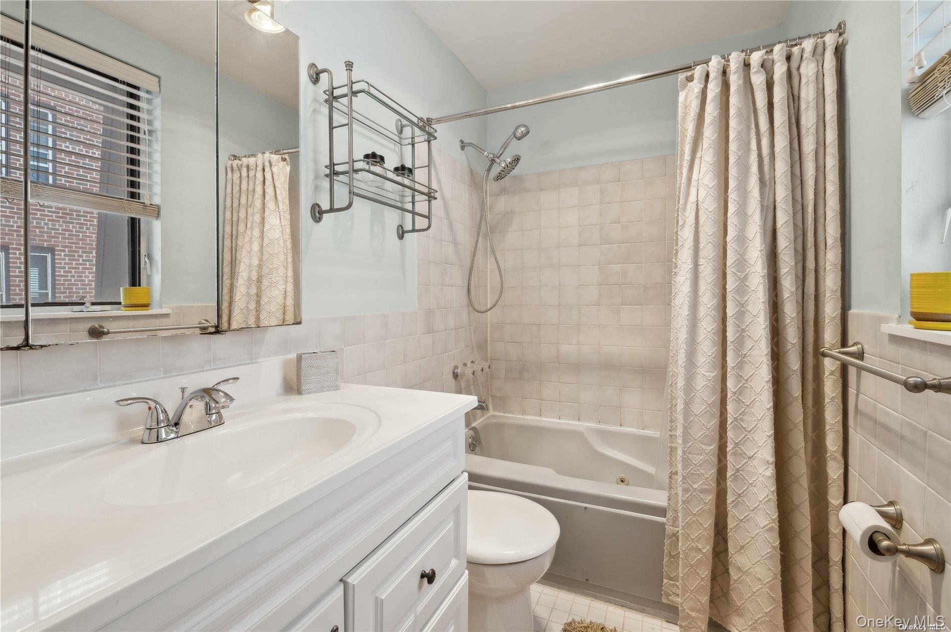 #12 photo, 425 Shore Rd, Long Beach , NY 11561