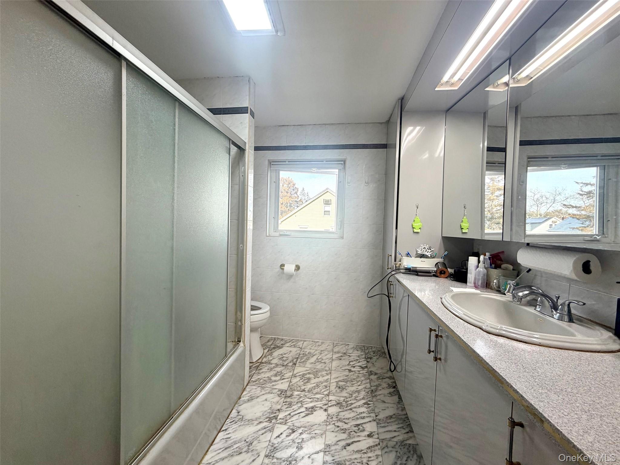 #13 photo, 257-17 Pembroke Avenue, Great Neck , NY 11020