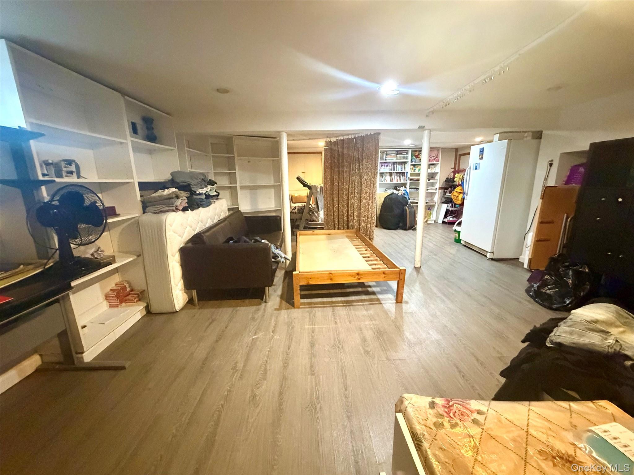 #17 photo, 257-17 Pembroke Avenue, Great Neck , NY 11020