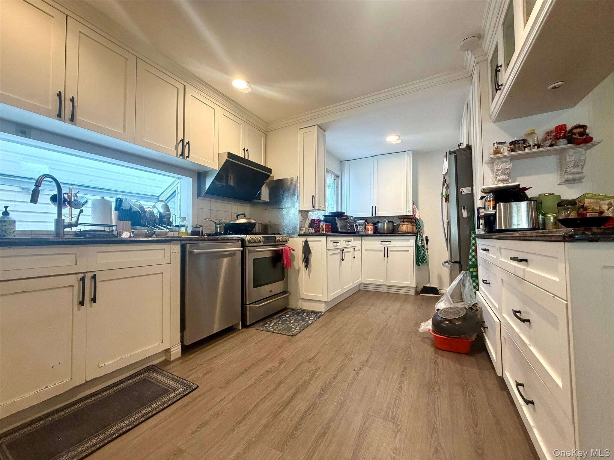 #7 photo, 257-17 Pembroke Avenue, Great Neck , NY 11020