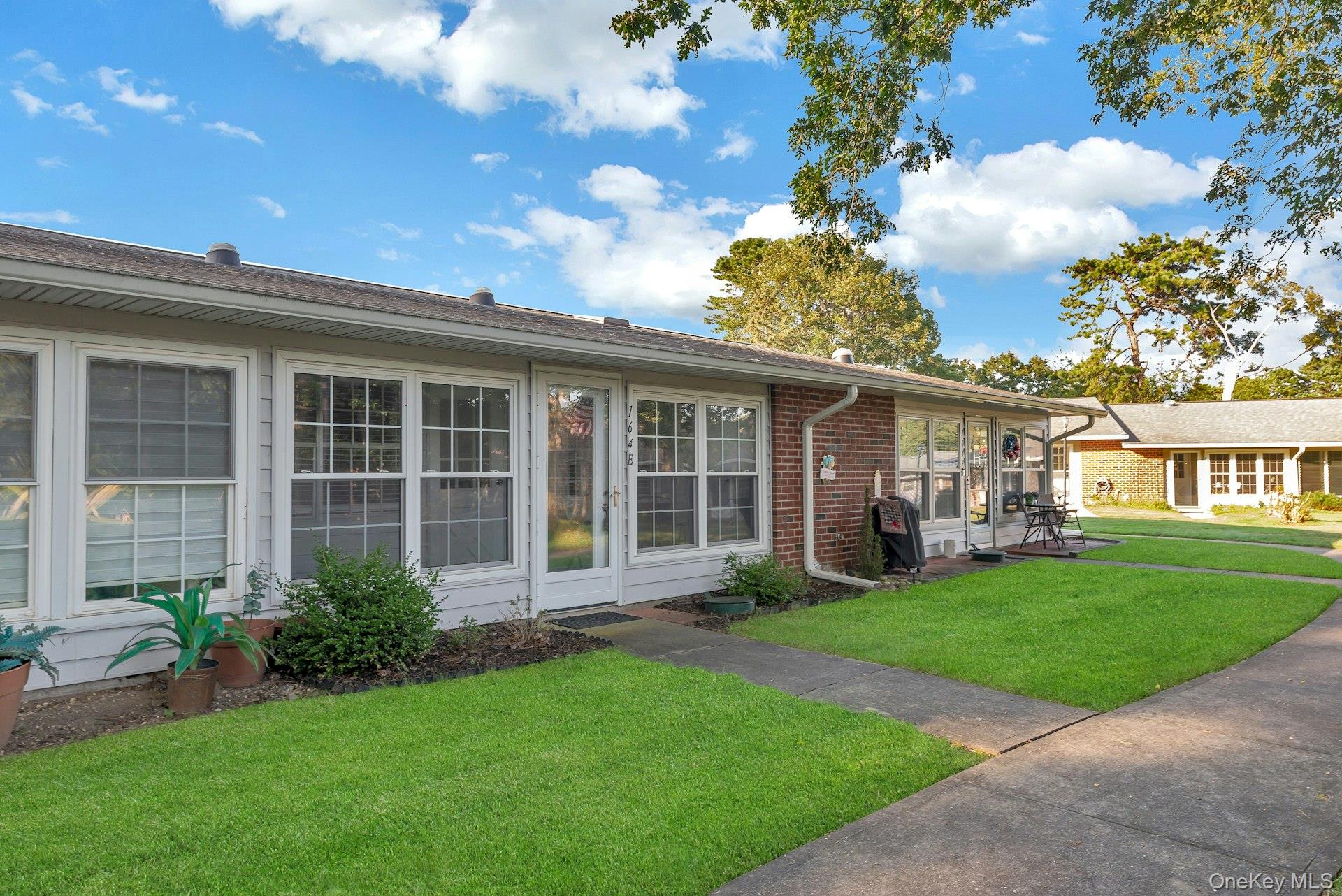 #1 photo, 164 Falmouth Court, Саффолк ‖ Ridge , NY 11961