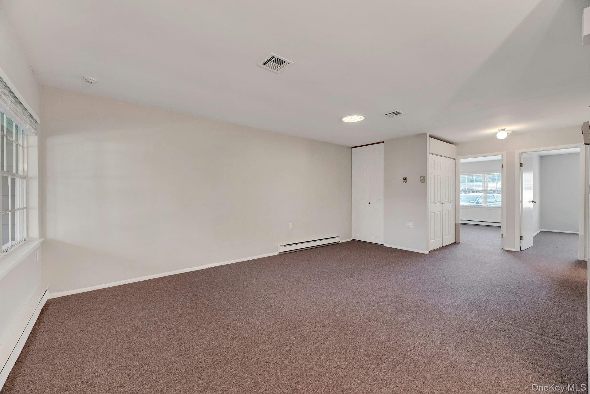 #7 photo, 164 Falmouth Court, Саффолк ‖ Ridge , NY 11961