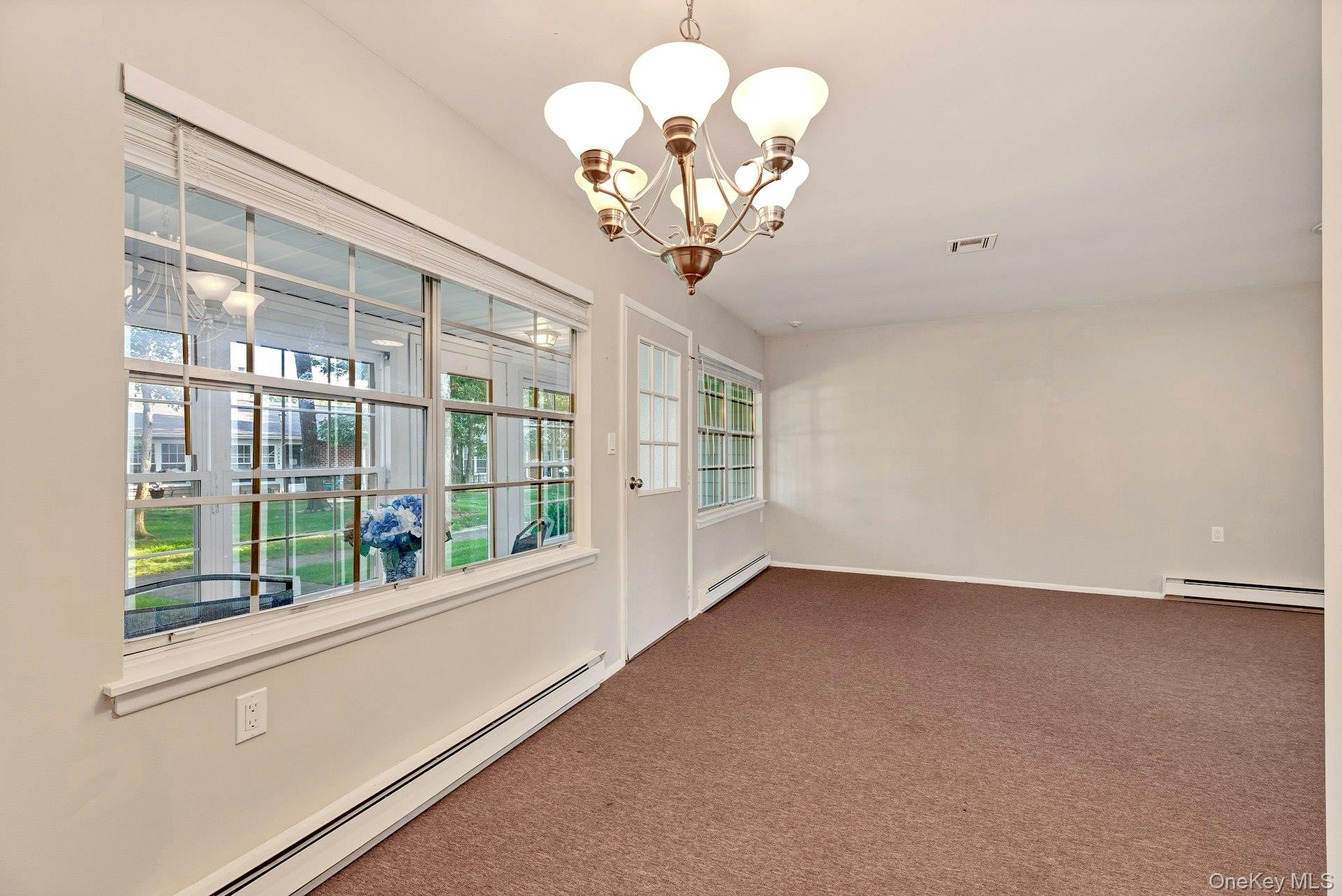 #8 photo, 164 Falmouth Court, Саффолк ‖ Ridge , NY 11961