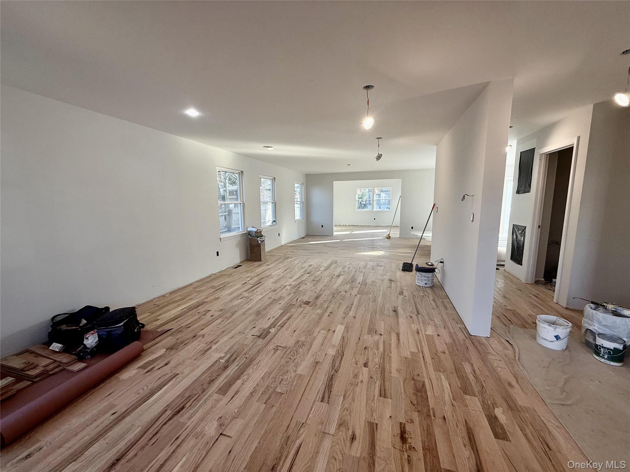 #7 photo, 384 Scudder Avenue, Copiague , NY 11726